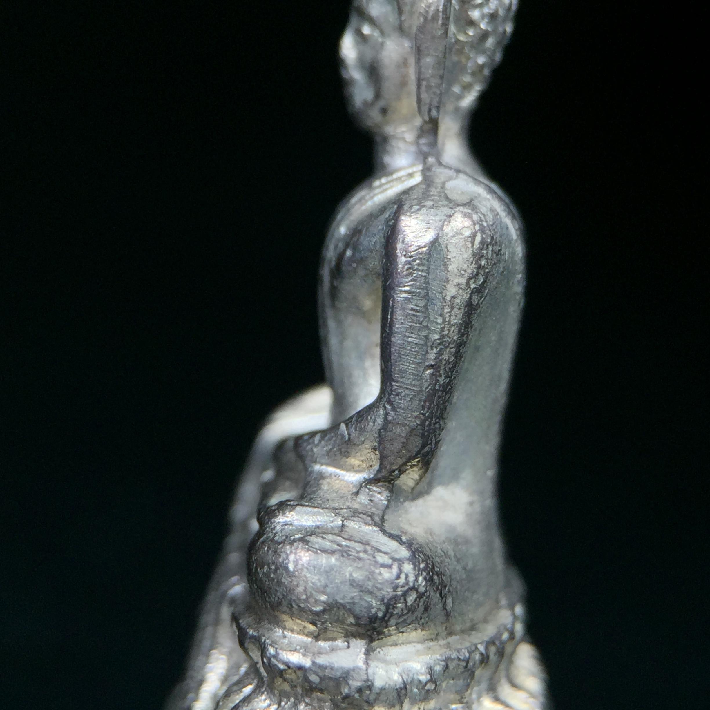 พระกริ่ง ภปร.(รุ่นแรก) วัดบวรนิเวศวิหาร พ.ศ.2508 กะไหล่เงินเดิม(กรรมการ)พิมพ์นิยม(ก้นตะไบหยาบ)สภาพคัดสวยเดิม(ในหลวงรัชกาลที่9ทรงเสด็จเททอง)พบเจอน้อยหายากมาก