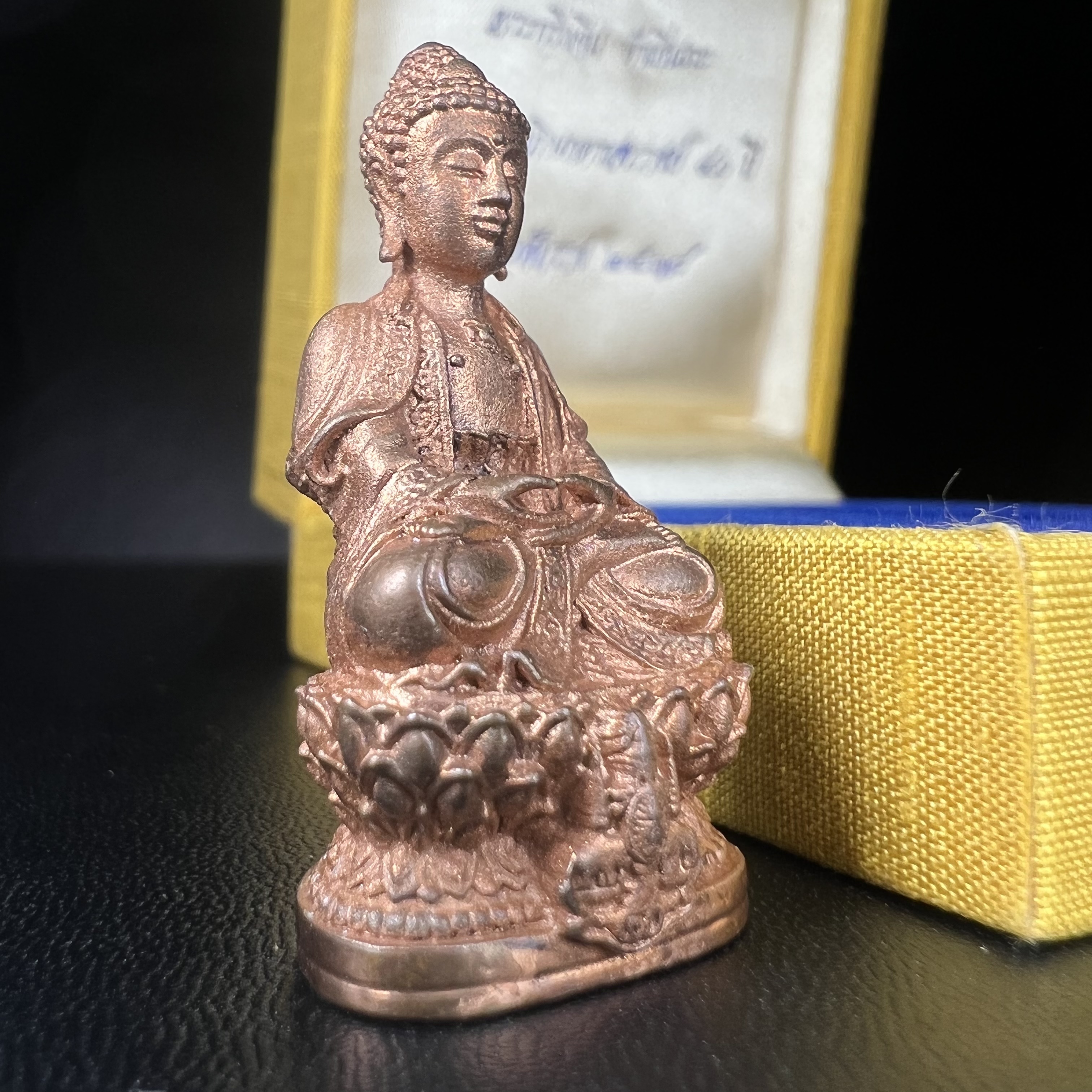 พระกริ่งจีน "ต้าเยิ่นถะ" (เนื้อทองทิพย์)(สร้างน้อยหายากพบเจอน้อย) รุ่น กาญจนาภิเษก ครองราชย์ 50 ปี วัดบวรนิเวศวิหาร ปี2538 (คัดสภาพสวยเดิม พิธีใหญ่ พุทธศิลป์งดงาม)1 ใน 3500 องค์