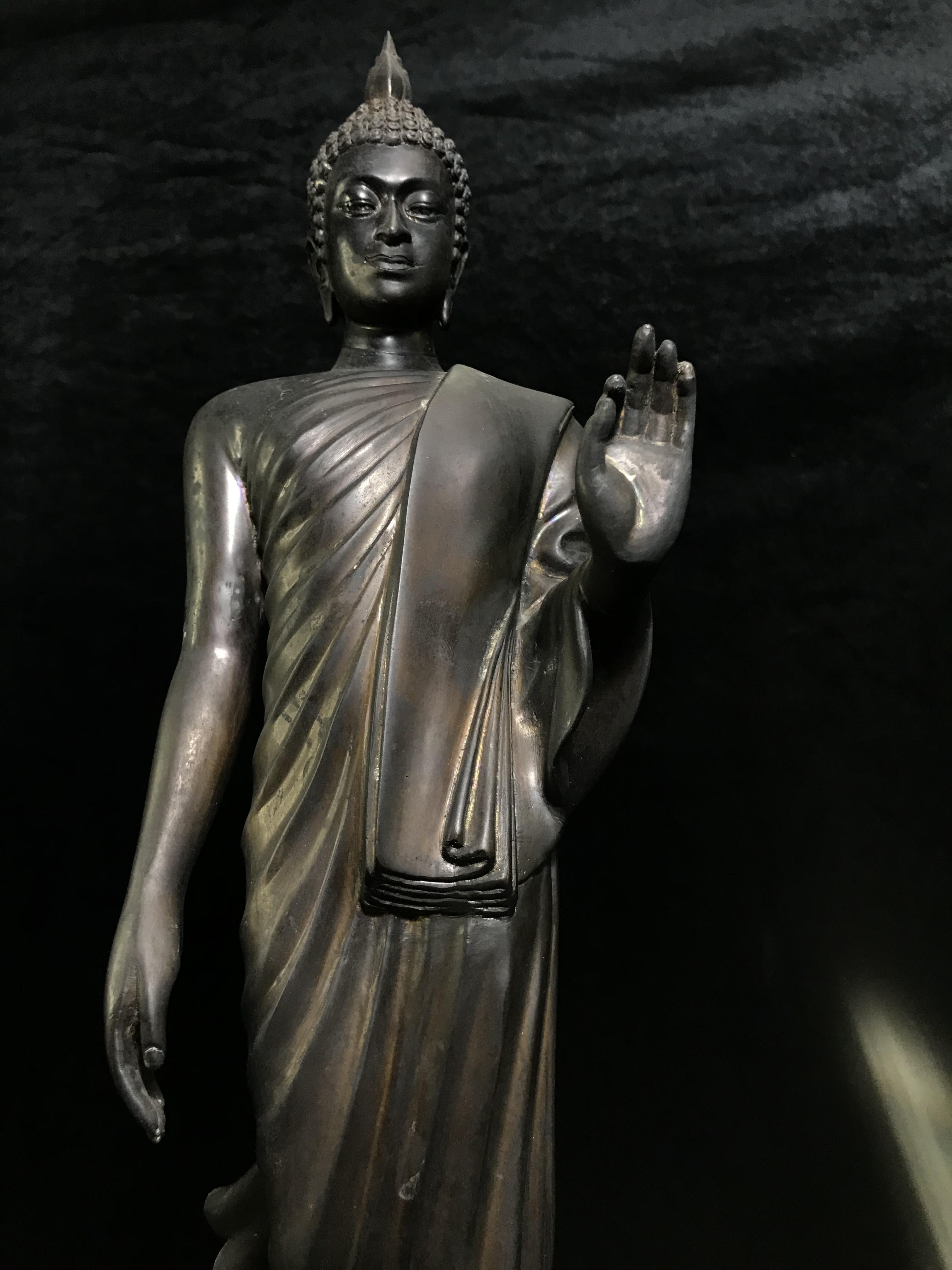 พระบูชา 25พุทธศตวรรษ พระศรีศากยะทศพลญาณ ประธานพุทธมณฑลสุทรรศน์ ปี 2530 ตราสัญลักษณ์ ในมหาวาระพระชนมพรรษา ครบ 5 รอบ 60 พรรษา เมื่อ 5 ธันวาคม พ.ศ. 2530 หมายเลข (๑๕)๓๖๕ ขนาดความสูง 15 นิ้ว รวมฐานสูง 18 นิ้ว(นิยมหายาก)