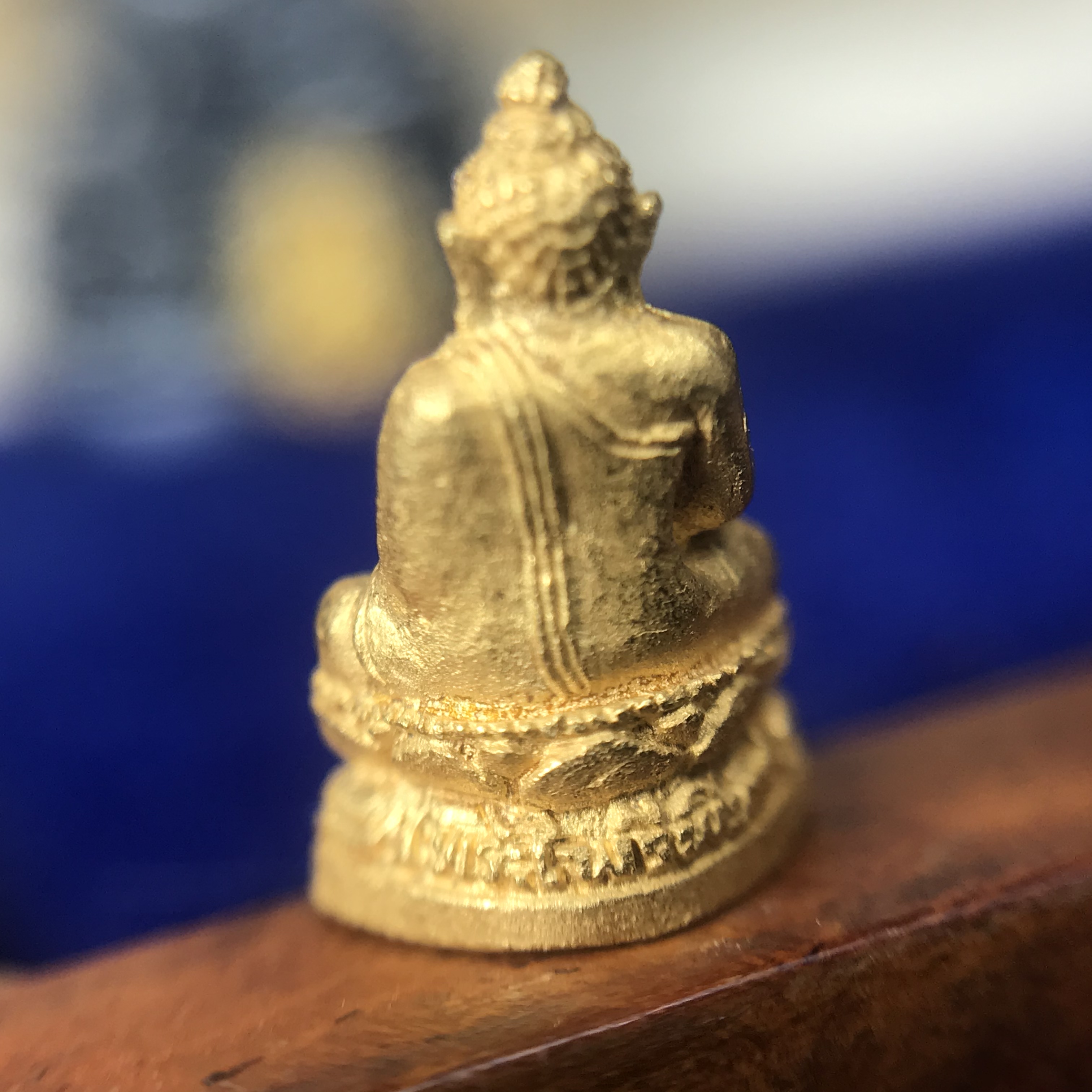 พระกริ่งสมเด็จญาณ วัดบวรนิเวศวิหาร เนื้อเงินบริสุทธิ์ 92.5% ตรากาญจนาภิเษกทองคำ+พระชัยวัฒน์ไพรีพินาศ เนื้อทองคำ พระราชทานแจกเมื่อ 3 ตุลาคม 2538 มาพร้อม กล่องลายไม้สุดหรู(ครบชุด หายาก)