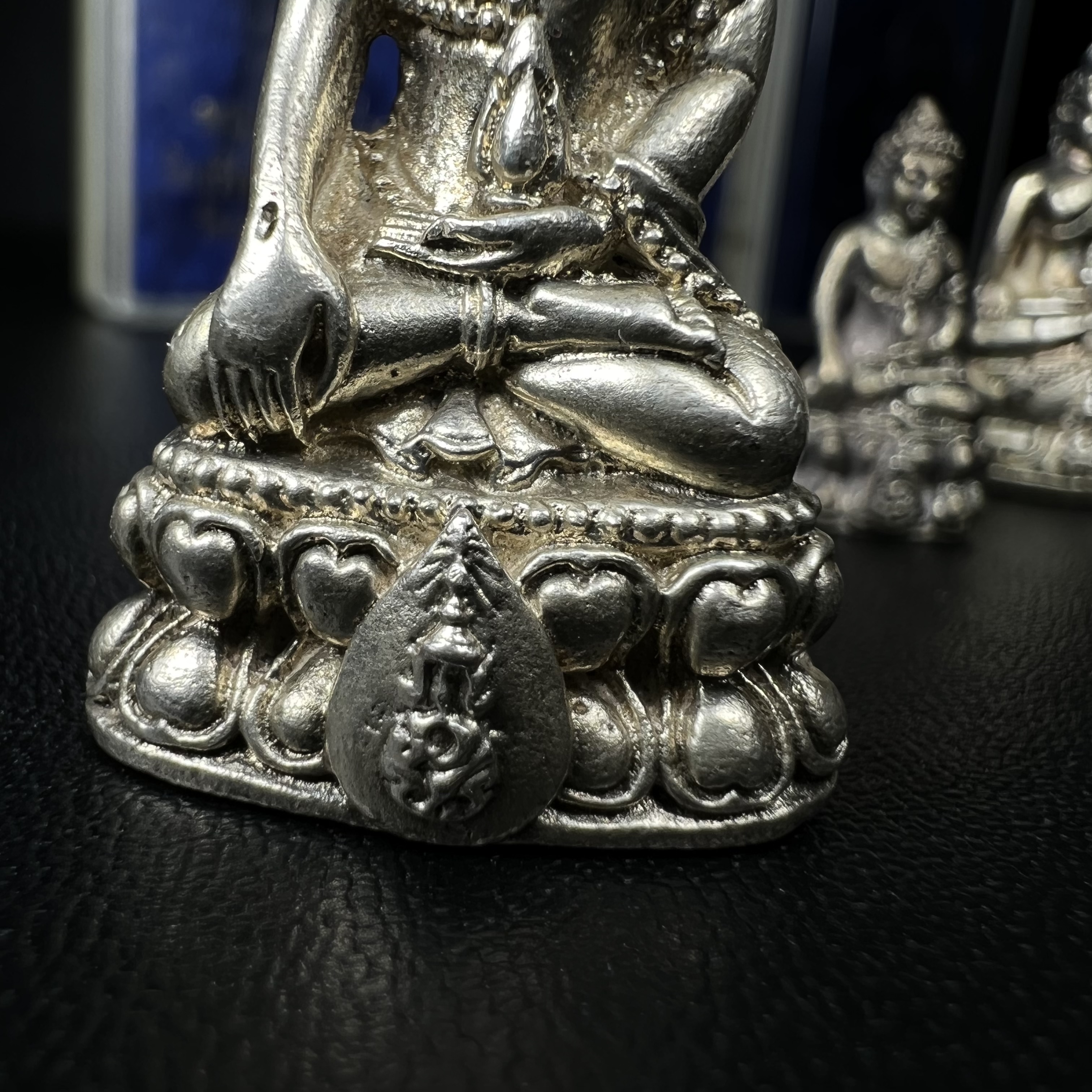 พระกริ่งนวปทุม ภปร.-พระชัยวัฒน์นวปทุม ภปร.-พระกริ่งไพรีพินาศ ภปร. รุ่นแรก วัดปทุมวนาราม ครบชุดเนื้อเงิน ปี2535(ในหลวงรัชกาลที่9เสด็จเททอง)(1ใน3000องค์)หายาก***เก็บทีเดียวครบชุดไปเลยรุ่นนี้ แนะนำ....ตอนนี้หายากแล้ว***