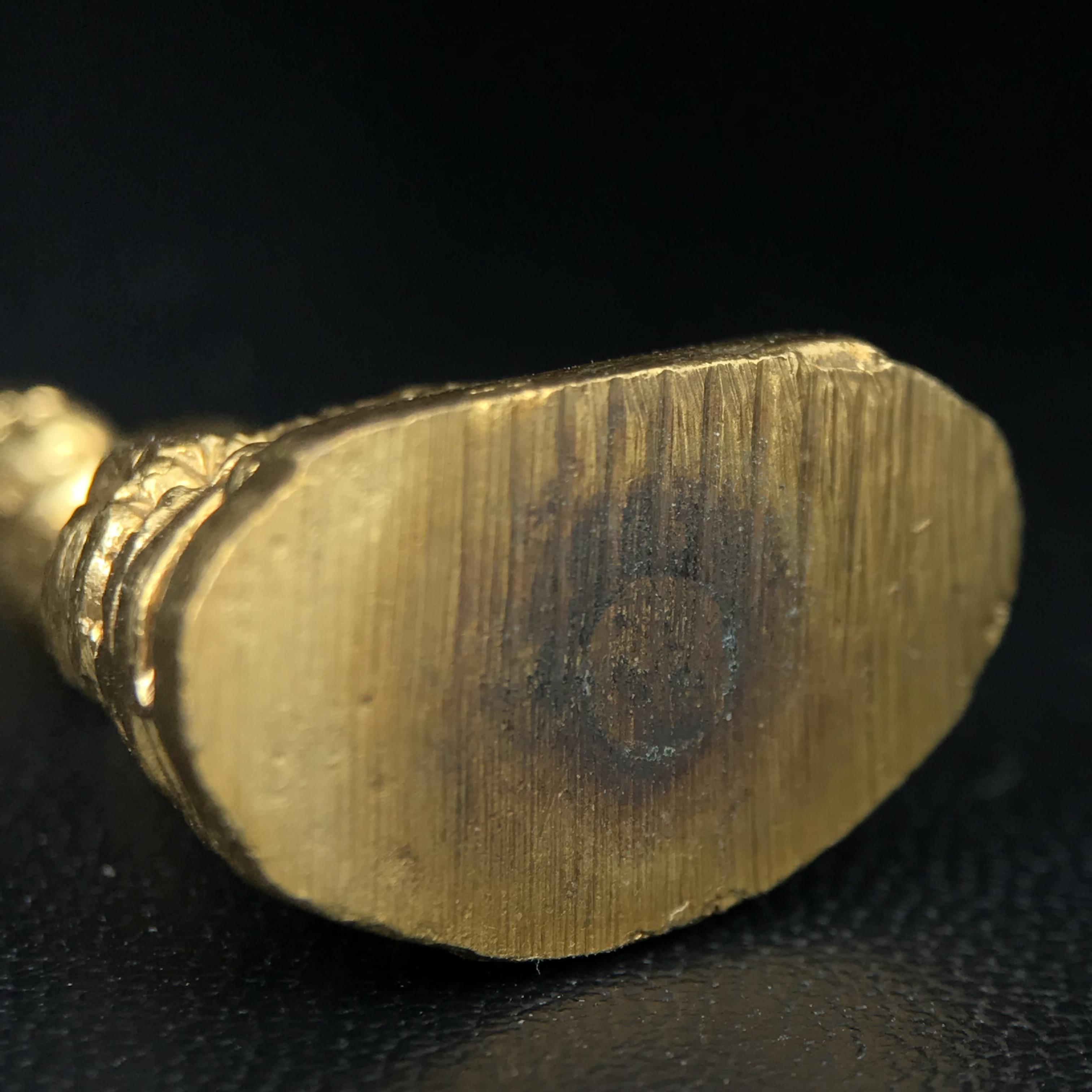 พระกริ่ง ภปร.(รุ่นแรก) วัดบวรนิเวศวิหาร พ.ศ.2508 กะไหล่ทองเดิม(กรรมการ)พิมพ์นิยม(หูยาว)(ก้นตะไบหยาบ)สภาพคัดสวยเดิม(ในหลวงรัชกาลที่9ทรงเสด็จเททอง)พบเจอน้อยหายาก