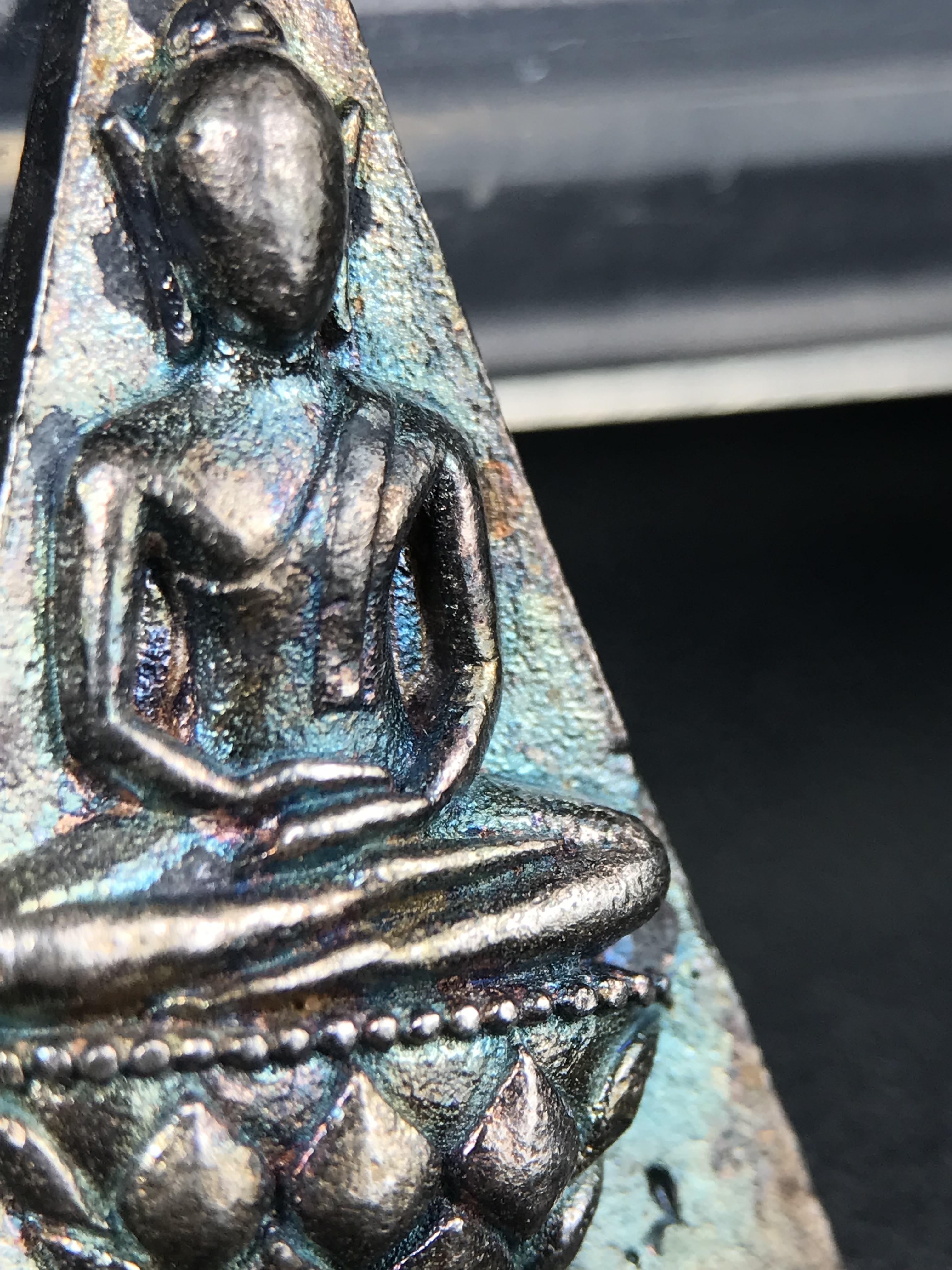 พระกำลังแผ่นดิน (สมเด็จจิตรลดา2) จัดสร้างเฉลิมพระเกียรติในหลวงรัชกาลที่ 9 ครองราชย์ 50 ปี 2539 เนื้อเงิน(ผิวเดิม รุ้งๆสวย(สร้างน้อยหายาก) (1ใน 2539 องค์)พร้อมกล่องบรรจุเดิมพระดี พิธีใหญ่ อีกหนึ่งรุ่นที่แนะนำ ***เนื้อเงินผิวแบบนี้หายากพบเจอน้อย***