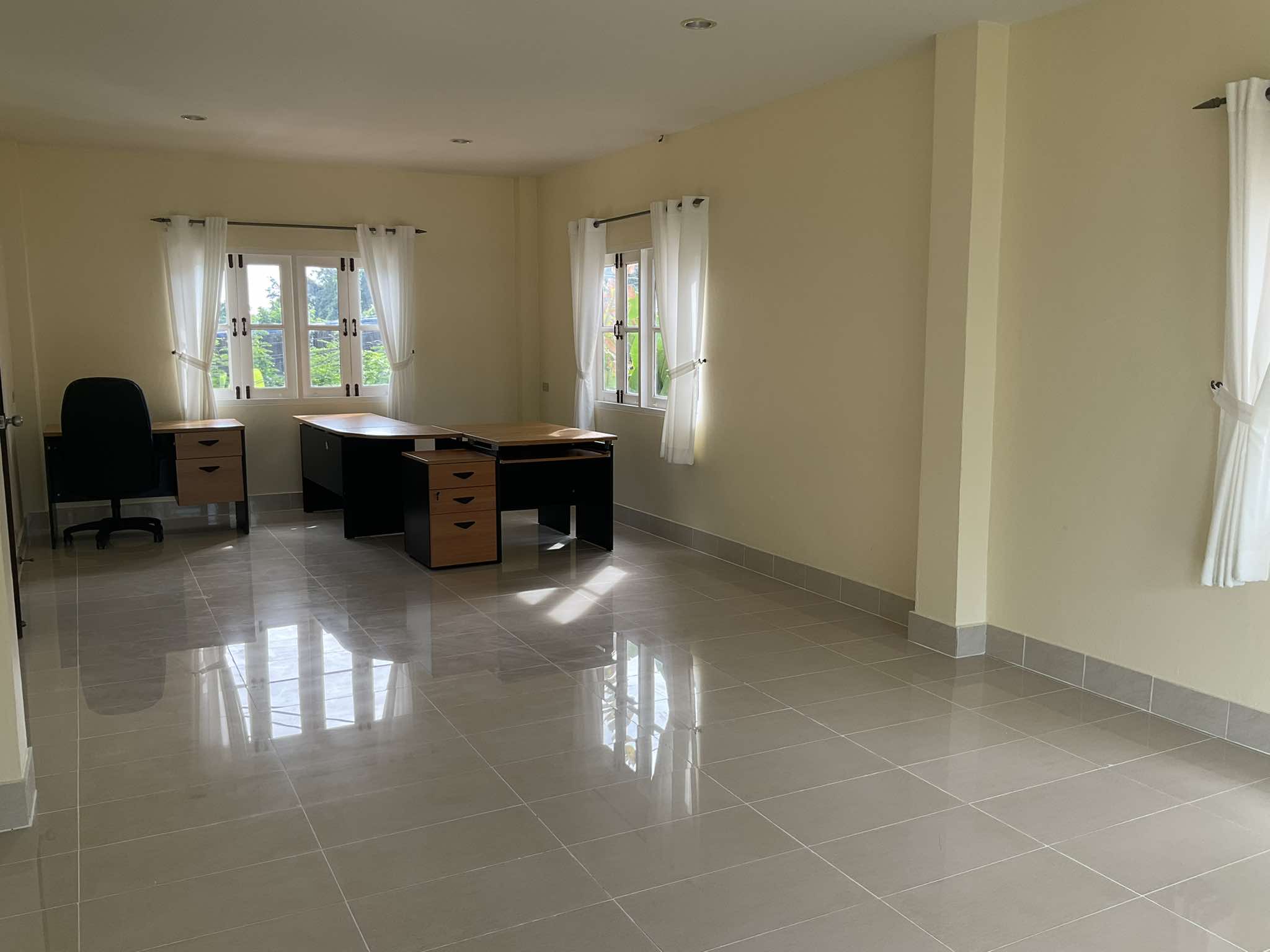 For Rent : Kuku, 3-Story Detached House, 4 Bedrooms 4 Bathrooms