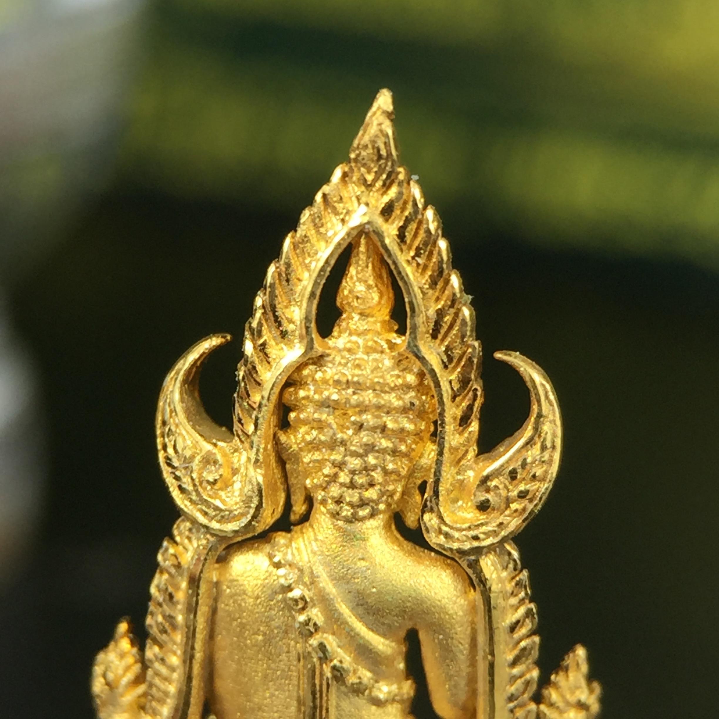 พระพุทธชินราช(จำลอง) ภปร. 84 พรรษา เนื้อทองคำ พิมพ์เล็กขนาดหน้าตัก 1/4 นิ้ว(พระราชทานมวลสาร จิตรลดาและเส้นพระเจ้า(เส้นผม)รัชกาลที่9)พุทธศิลป์ทรงคุณค่าอีกหนึ่งรุ่นยอดนิยม(1ใน1000องค์)