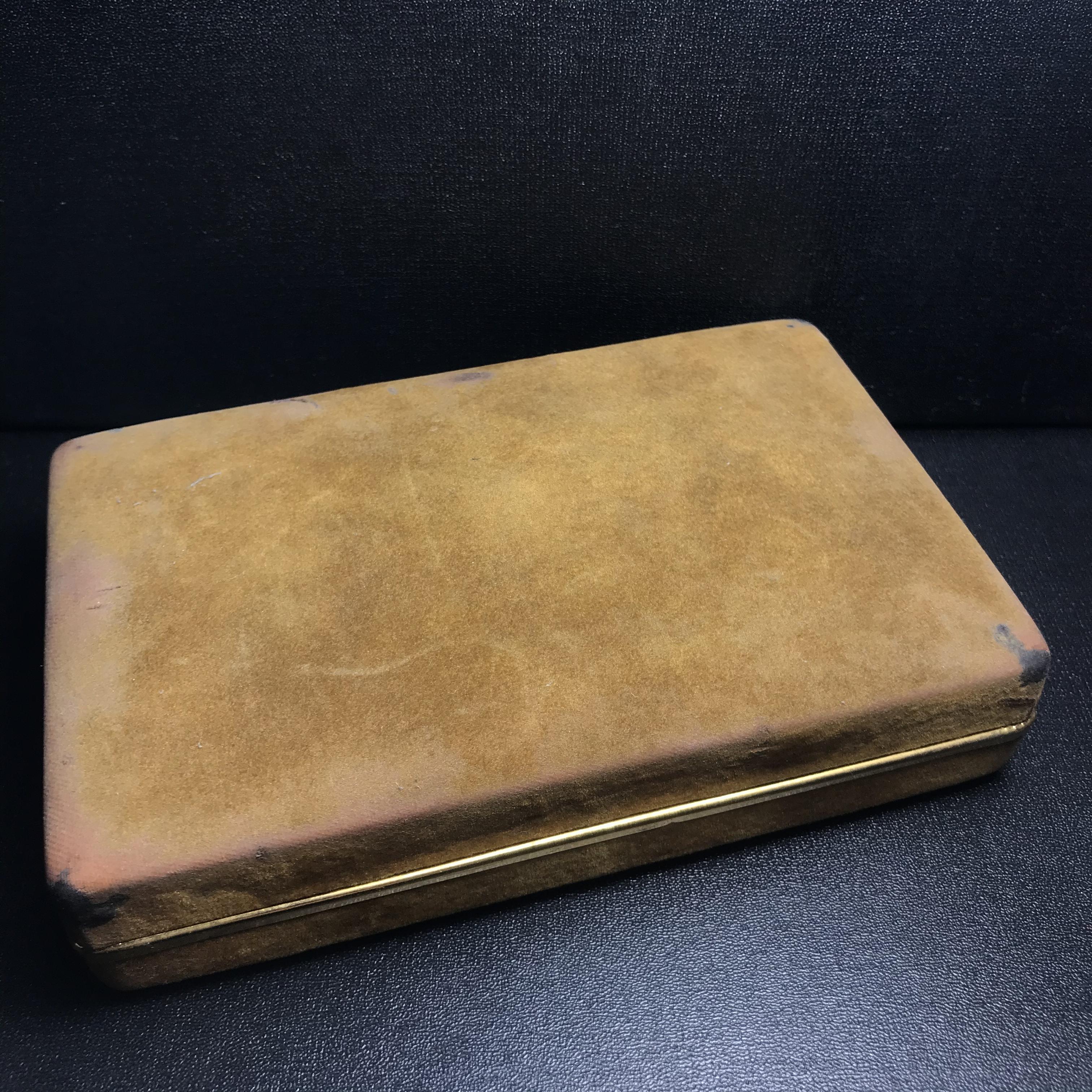 ชุดพระกริ่งไพรีพินาศ(รุ่นแรก สมเด็จพระญาณสังวร) เนื่องในพระบรมราชวโรกาสพระบาทสมเด็จพระเจ้าอยู่หัวรัชกาลที่9 เสด็จพระราชดำเนิน ในงานตัดลูกนิมิตสีมาอุโบสถ วัดเพชรวราราม จ.เพชรบูรณ์ ปี ๒๕๒๐ รุ่นเขาค้อ (ชุดกรรมการ ได้รับพระราชทาน พบเจอและหายากมากในปัจจุบัน)