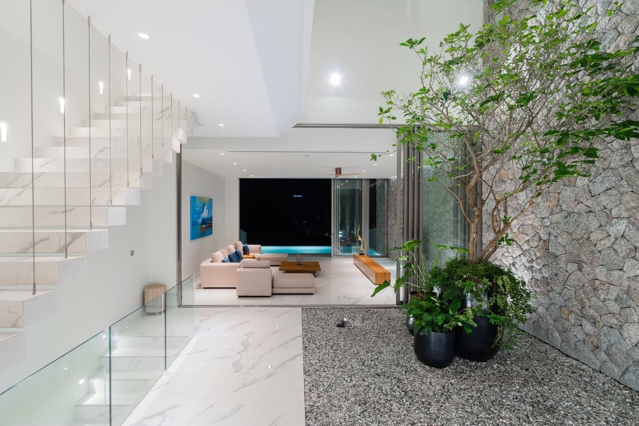 For Sale : Kata Private Luxury Pool Villa, 5 bedrooms 6 Bathrooms, Sea view.