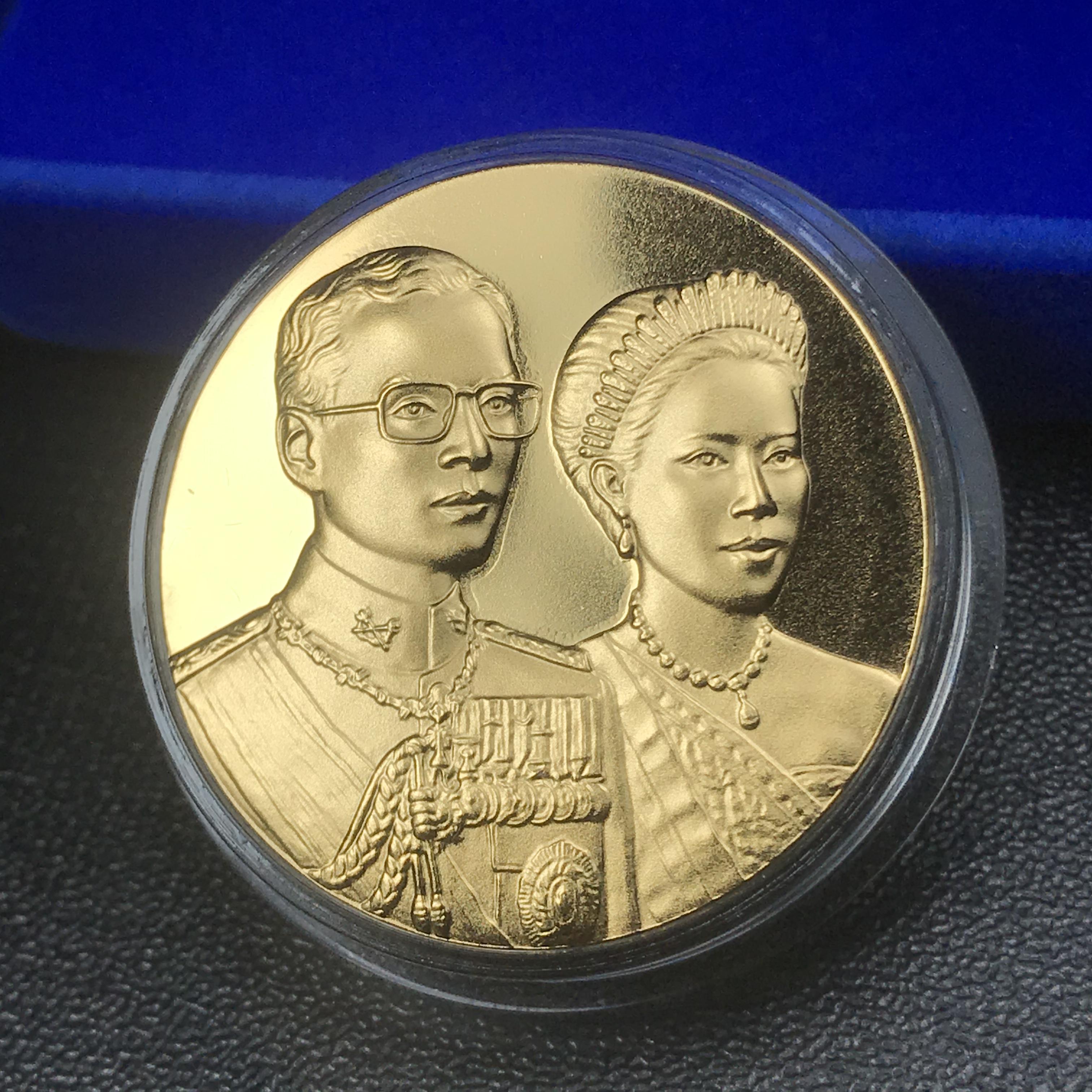 เหรียญสองพระองค์ในหลวง-พระราชินี พระราชทาน สภาพสวยกล่องบรรจุเดิม