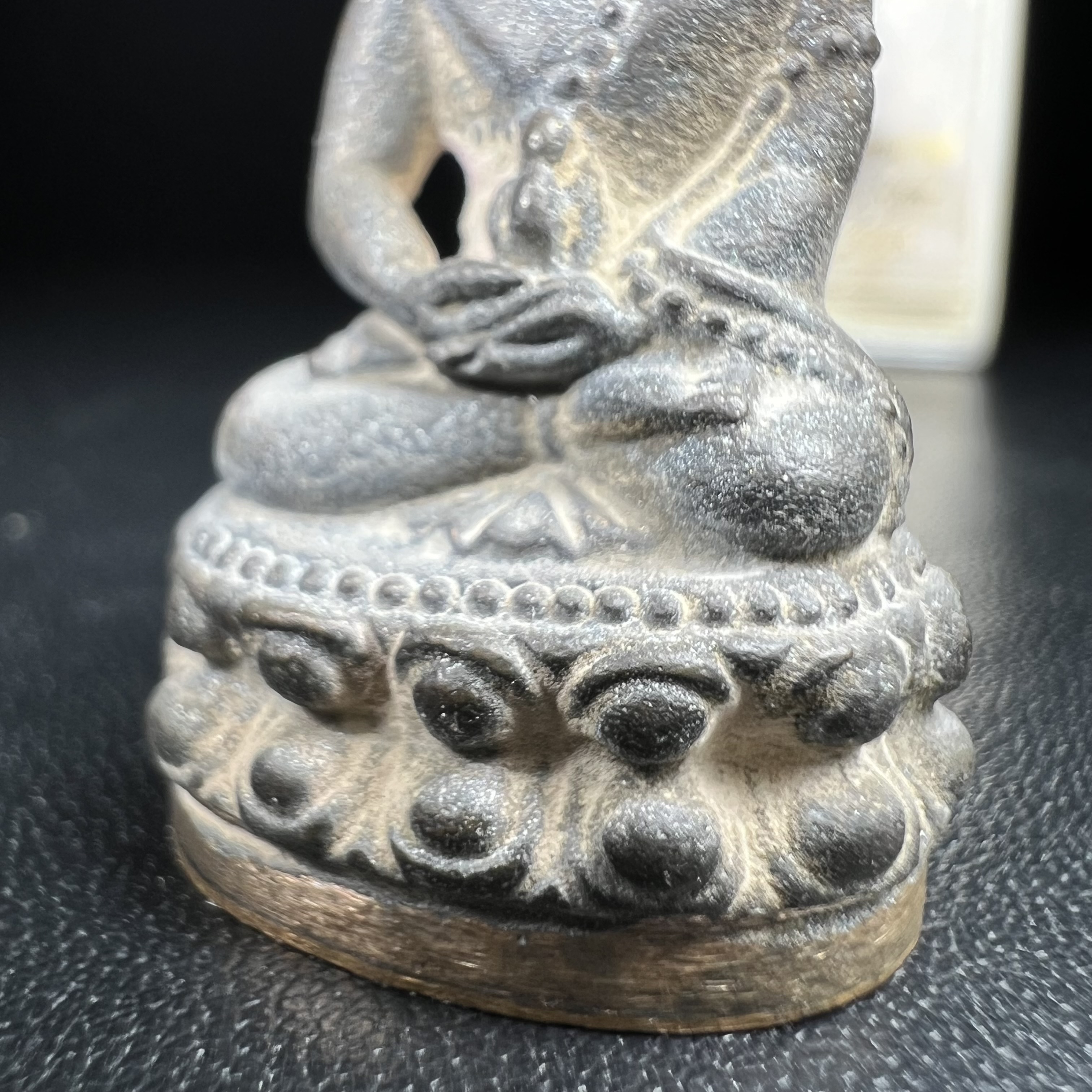 พระกริ่งชินบัญชรฉลองพระชันษา 100 ปี สมเด็จพระญาณสังวร วัดบวรนิเวศวิหาร ปี 2556 เนื้อนวโลหะผสมทองคำก้นทองแดง พิธีใหญ่ มวลสารเด่น นิยม(1 ใน 2556 องค์)