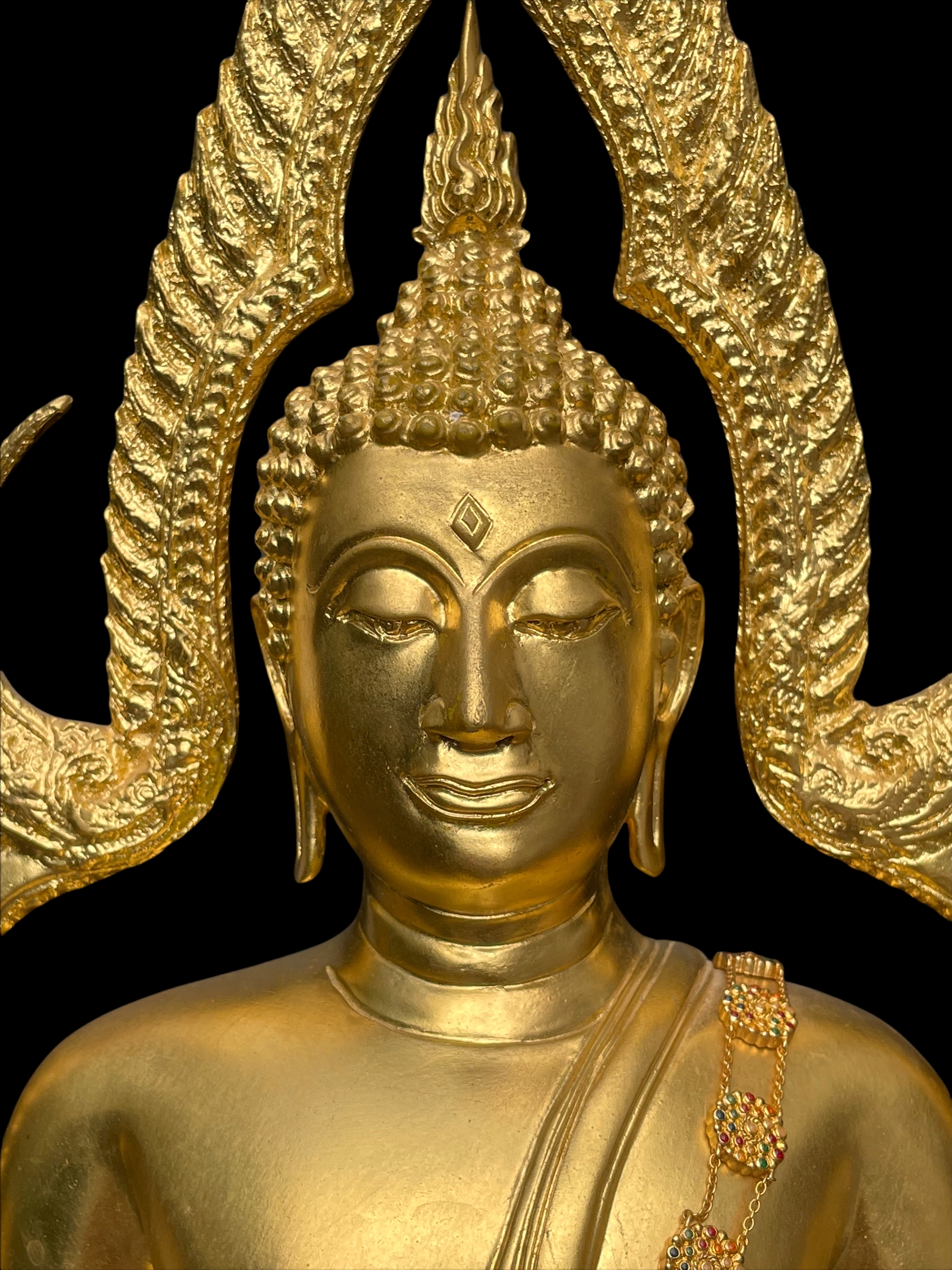 พระพุทธชินราช(จำลอง)ภปร. 84พรรษา เนื้อโลหะ ลงรักปิดทอง 100% ขนาดหน้าตัก 9 นิ้ว(ใต้ฐานบรรจุพระพุทธชินราชเนื้อผงพระราชทานมวลสาร จิตรลดาและเส้นพระเจ้า(เส้นผม))