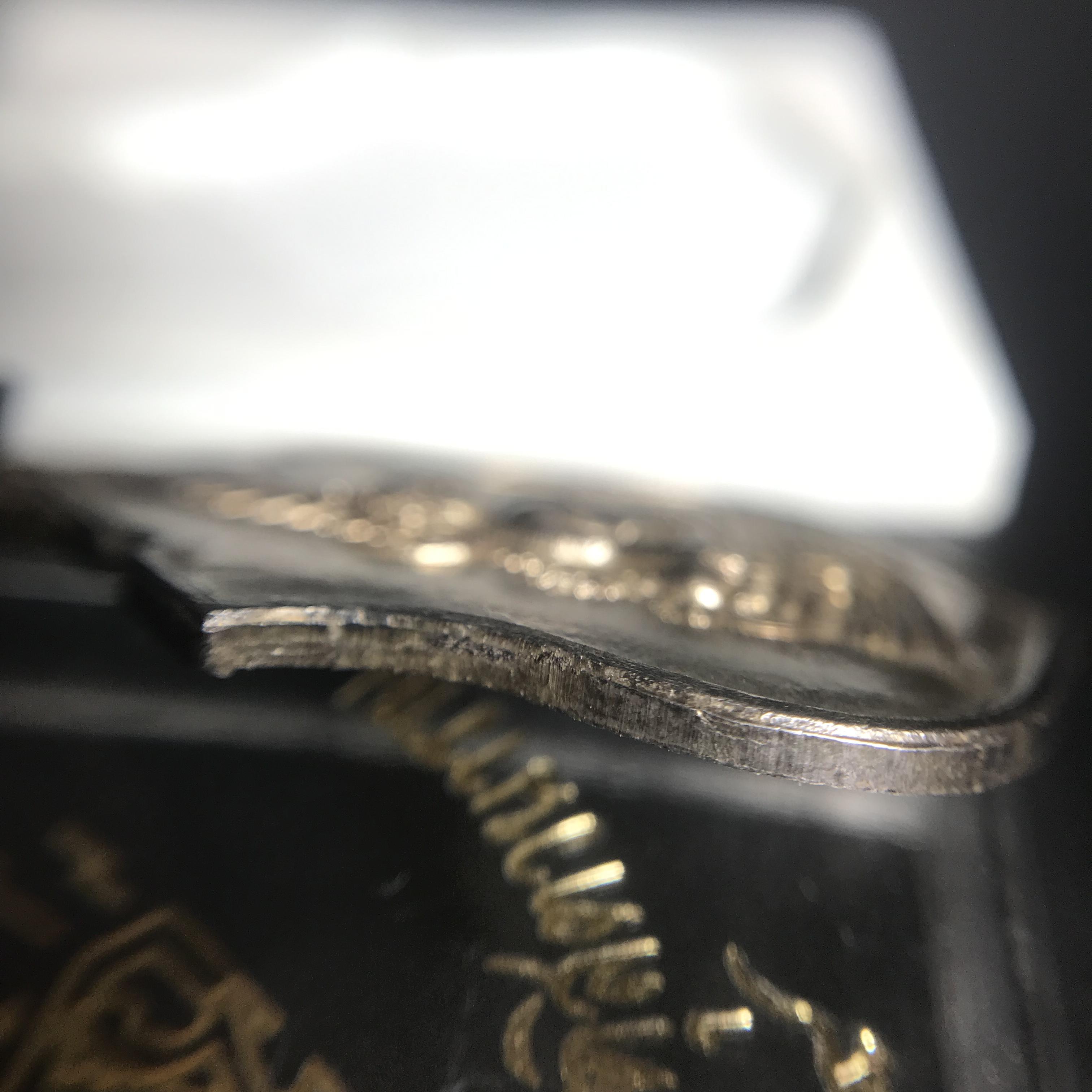 เหรียญพระพุทธชินราช มวก. วัดเบญจมบพิตร ปี 2519 เนื้อเงินสภาพสวยพร้อมกล่องเดิม(ในหลวงรัชกาลที่9และราชินีเสด็จฯเททอง)