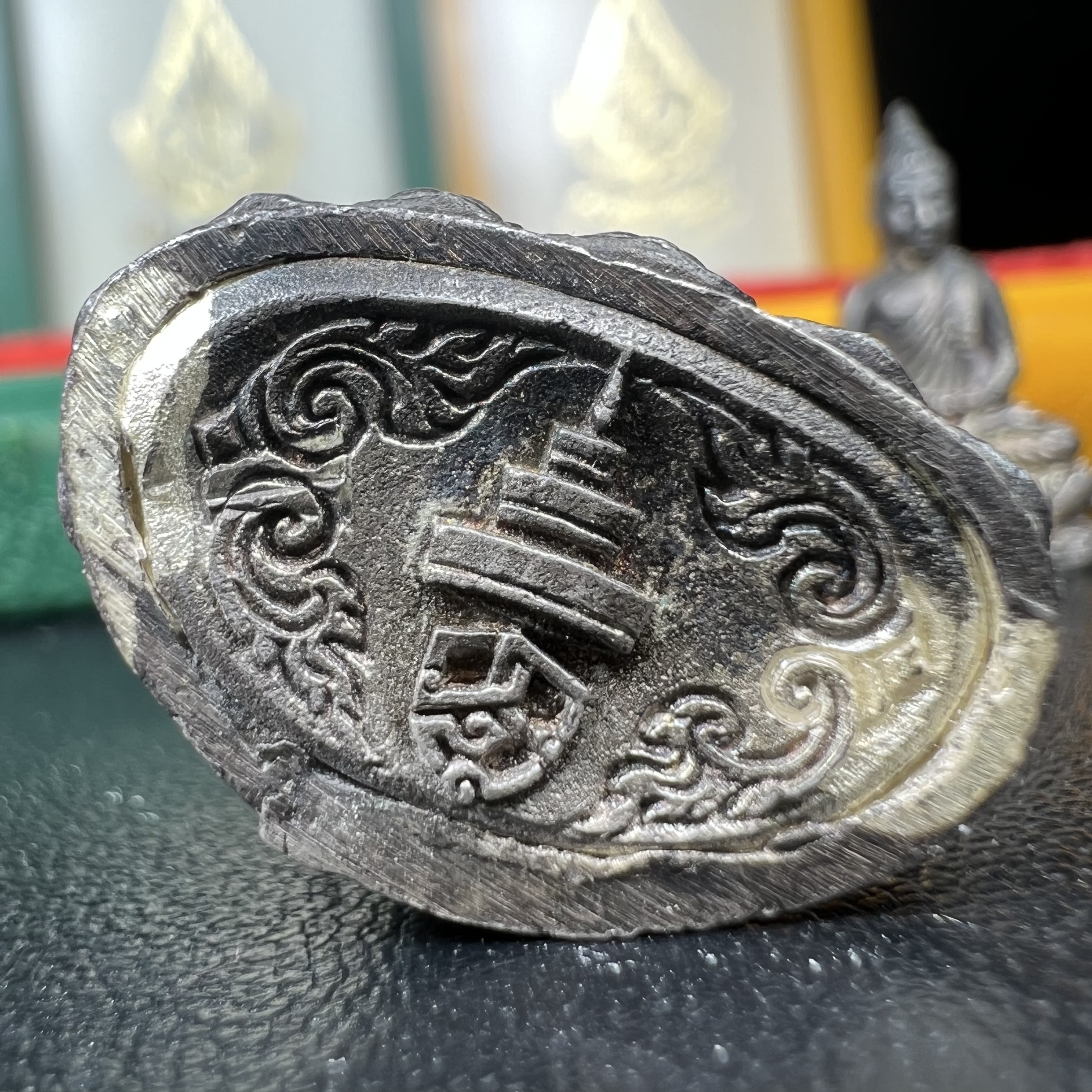 พระกริ่ง-พระชัยวัฒยน์วาสนาสมเด็จพระสังฆราช(วาสน์)วัดราชบพิธฯปี2531 เนื้อเงิน สร้างเป็นที่ระลึกในคราวที่สมเด็จพระอริยวงศาคตญาณ สมเด็จพระสังฆราช(วาสน์ วาสโน)มีพระชนมายุครบ90พรรษา(ในหลวง ร.9 เสด็จในพิธี)งานแกะแม่พิมพ์โดย นายช่างเกษม มงคลเจริญ)หายาก