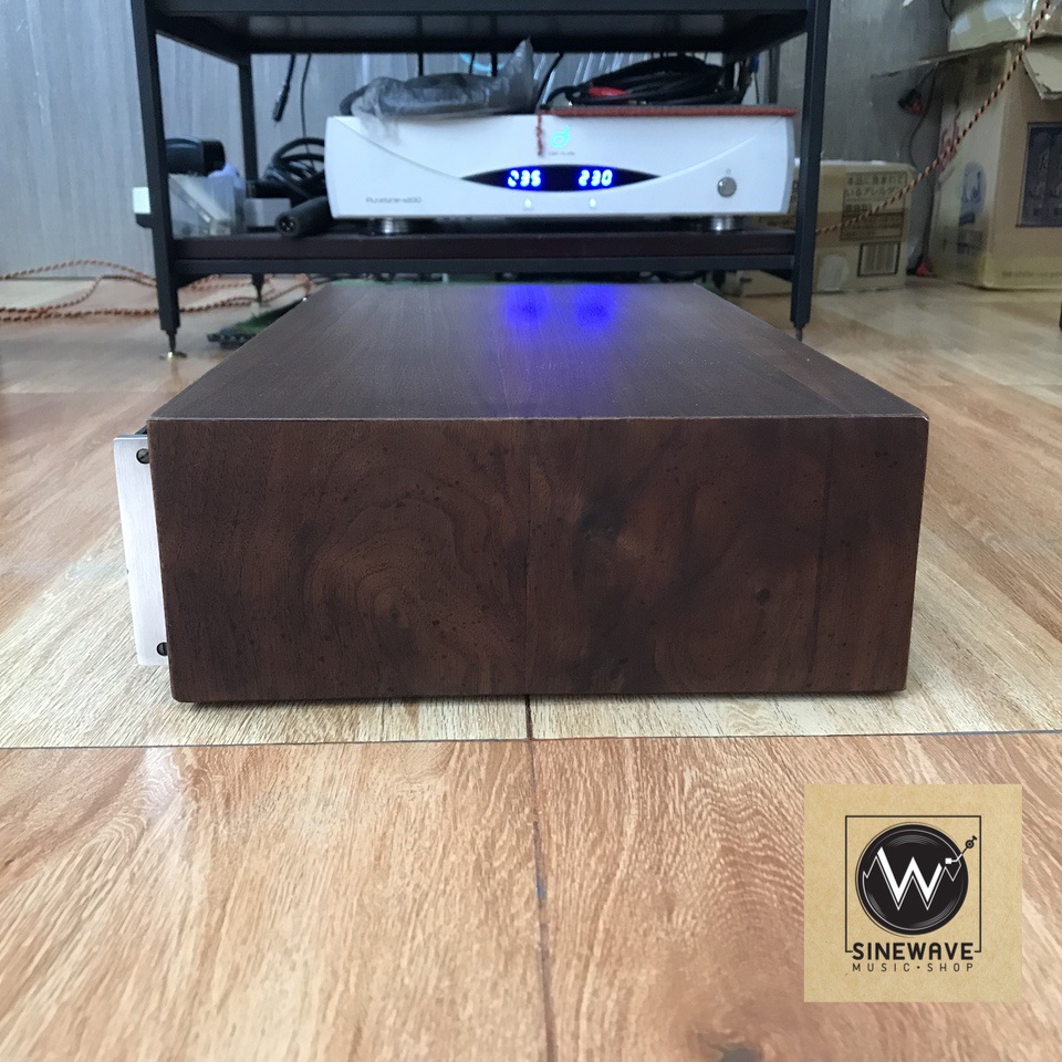 EQ ยี่ห้อ Mcintosh รุ่น MQ-101 (Made in USA)