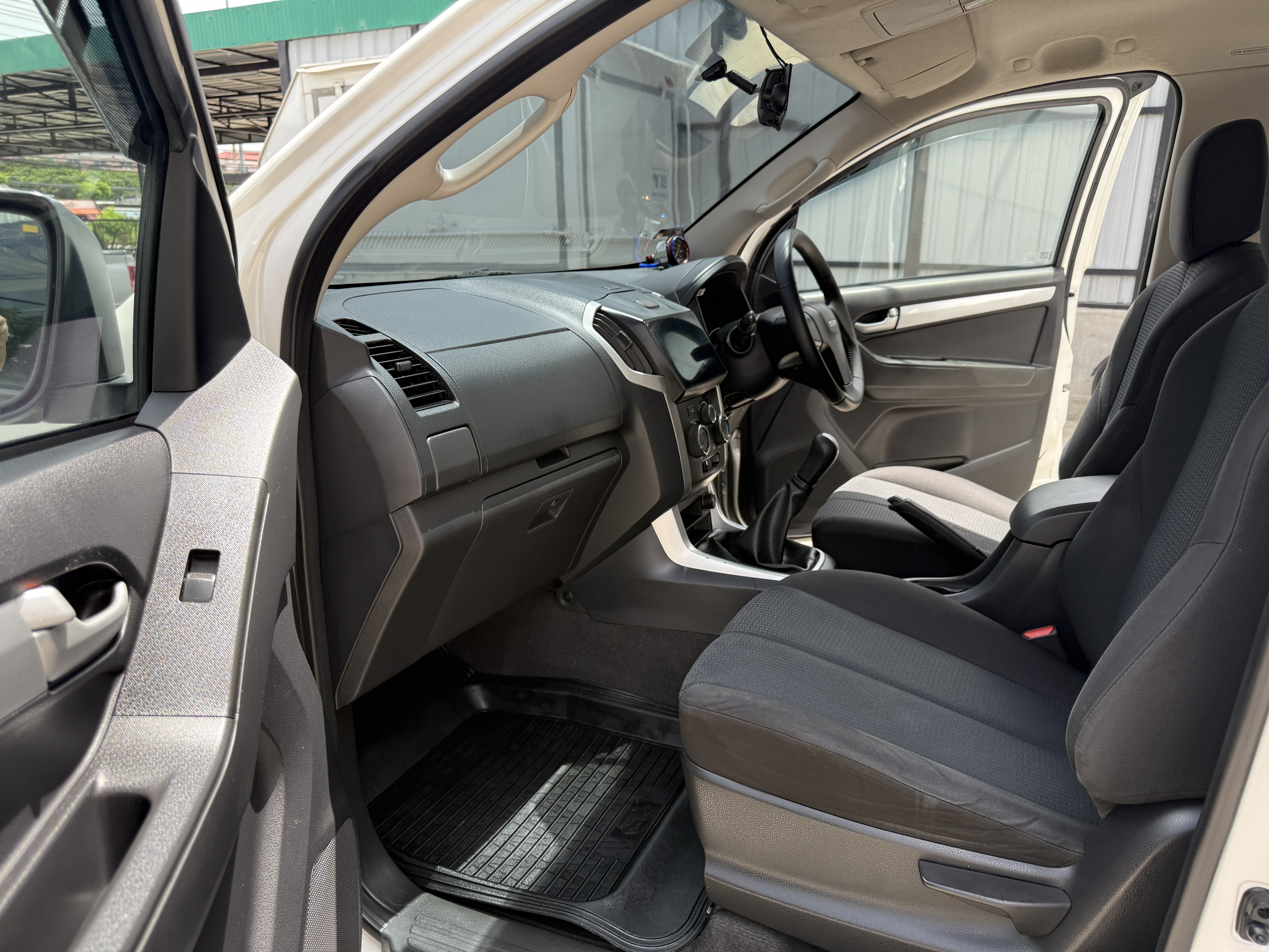 Isuzu Dmax All New 4ประตู Hilander 2.5 Vgs Z Dvd 2012 ขาวมุก