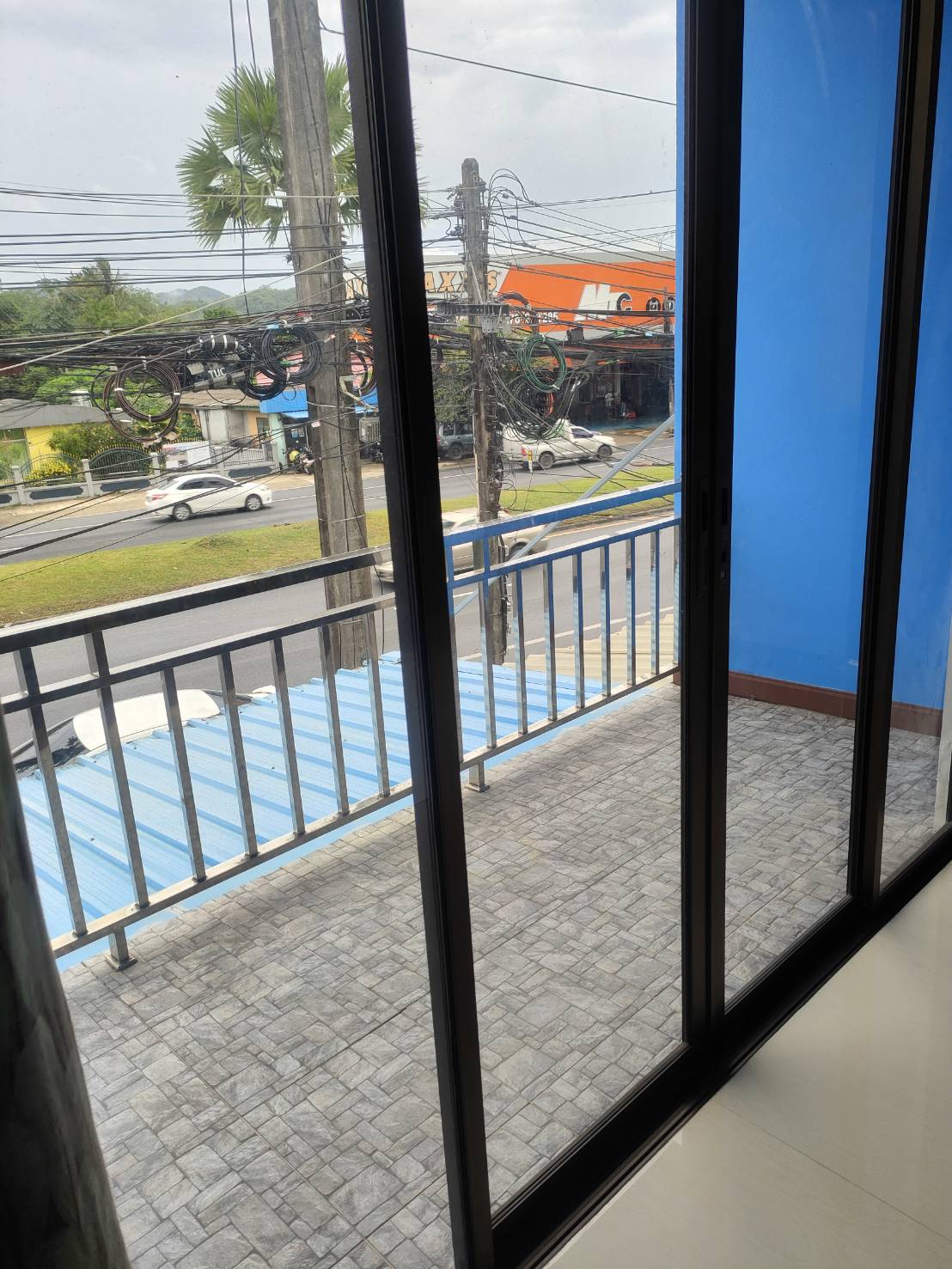 For Rent : Thalang, 2-Storey Commercial Building, 3 Rooms