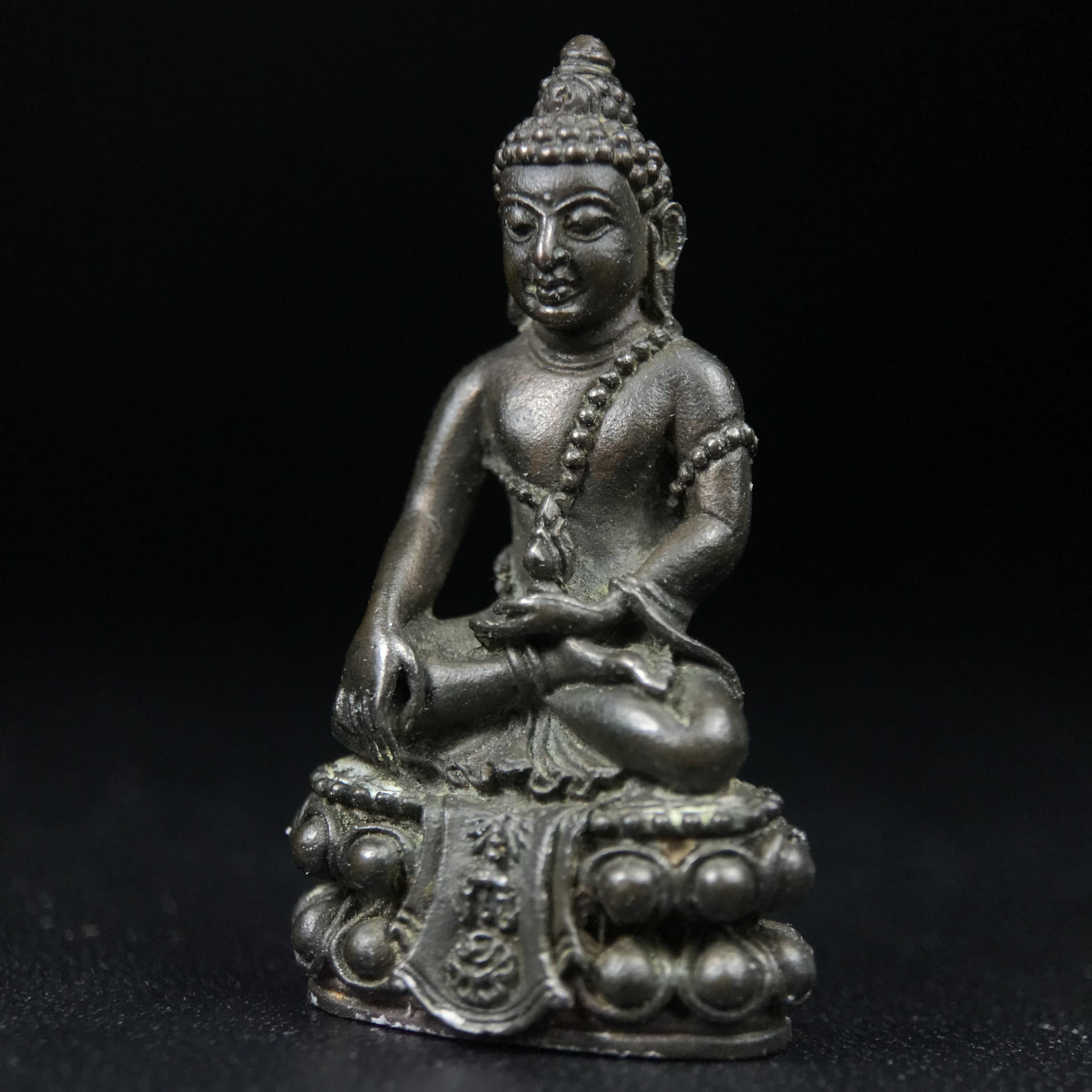 พระกริ่งศิรากาศ ภปร.(พระกริ่งคุ้มเกล้า)วัตถุมงคล"คุ้มเกล้าฯ" มูลนิธิ “คุ้มเกล้า” ในพระบรมราชูปถัมภ์ จัดสร้าง โรงพยาบาลภูมิพล เนื้อนวโลหะ(พิมพ์หน้าไทย)(ในหลวงรัชกาลที่9เสด็จเททอง)(พิธีใหญ่)(นิยม)