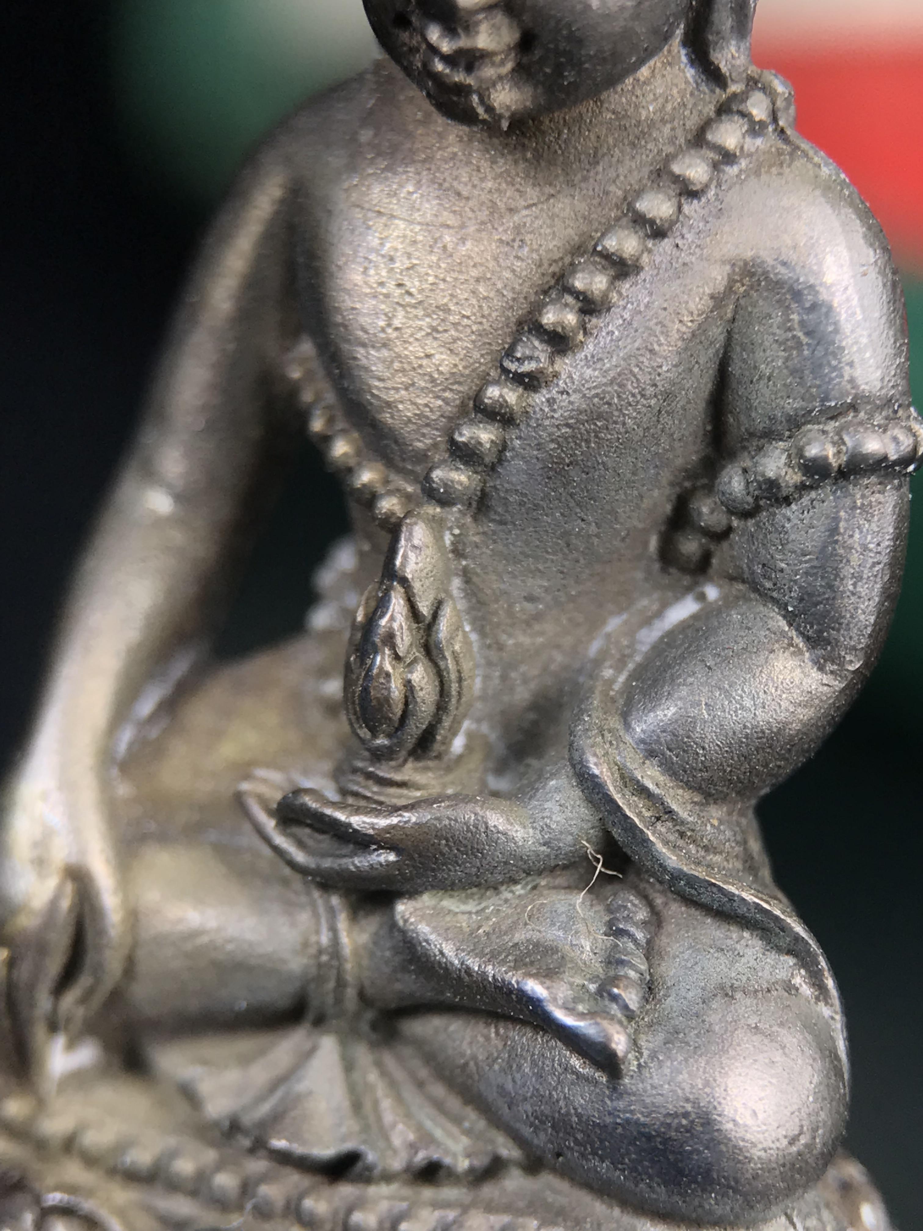 พระกริ่งวาสนา สมเด็จพระสังฆราช(วาสน์)วัดราชบพิธฯ ปี 2531 เนื้อนวโลหะ สร้างเป็นที่ระลึกในคราวที่สมเด็จพระอริยวงศาคตญาณ สมเด็จพระสังฆราช(วาสน์ วาสโน)มีพระชนมายุครบ90พรรษา(ในหลวง ร.9 เสด็จในพิธี)งานแกะแม่พิมพ์โดย นายช่างเกษม มงคลเจริญ)(1ใน1991องค์)