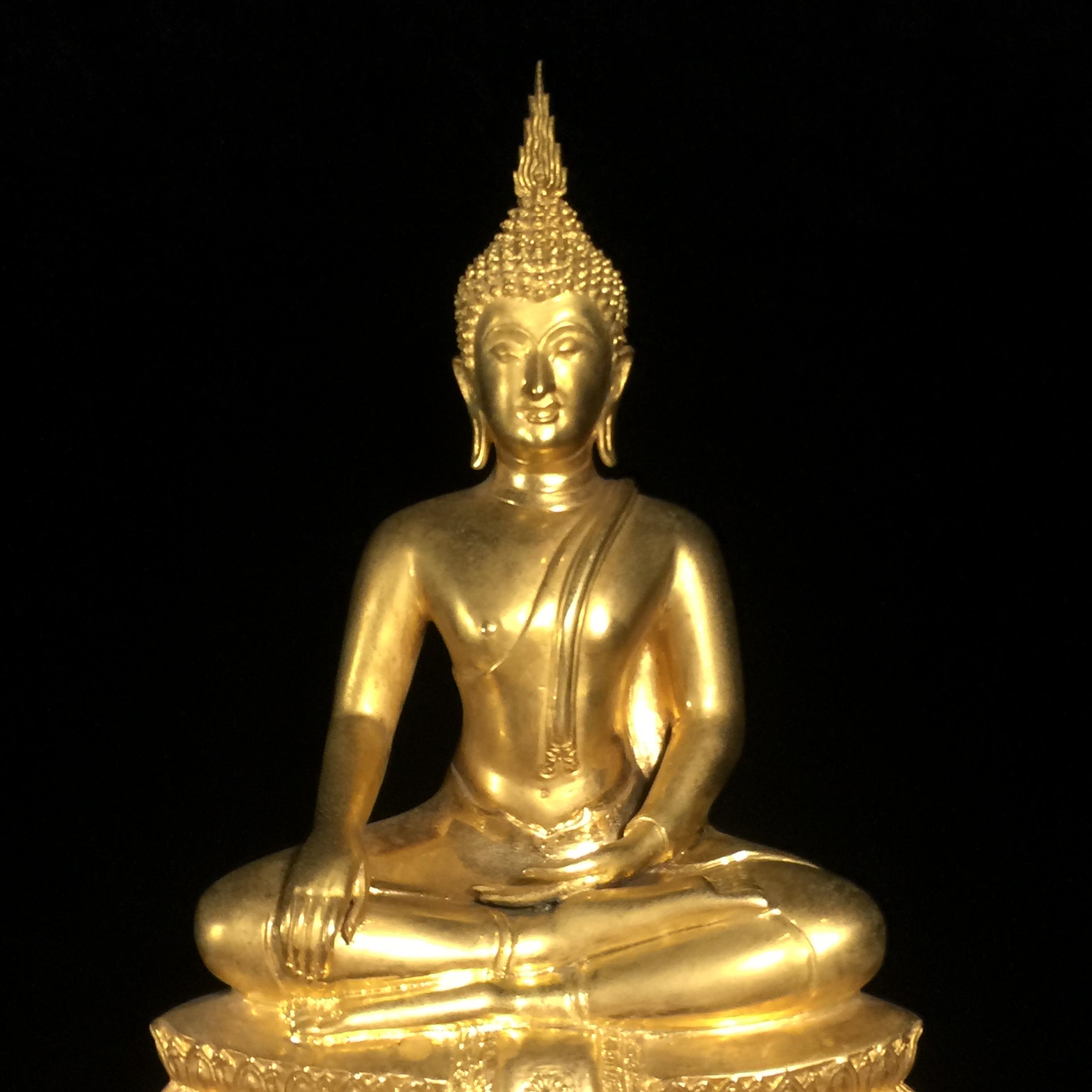 พระบูชาพระพุทธศิรมงคล ภปร. วัตถุมงคลคุ้มเกล้าปี2524 ของมูลนิธิคุ้มเกล้า โรงพยาบาลภูมิพลจัดสร้าง ขนาดหน้าตัก5นิ้ว(ในหลวงรัชกาลที่9 ทรงจุดไฟพระฤกษ์และเททอง พิธีใหญ่)ยอดนิยมหายาก