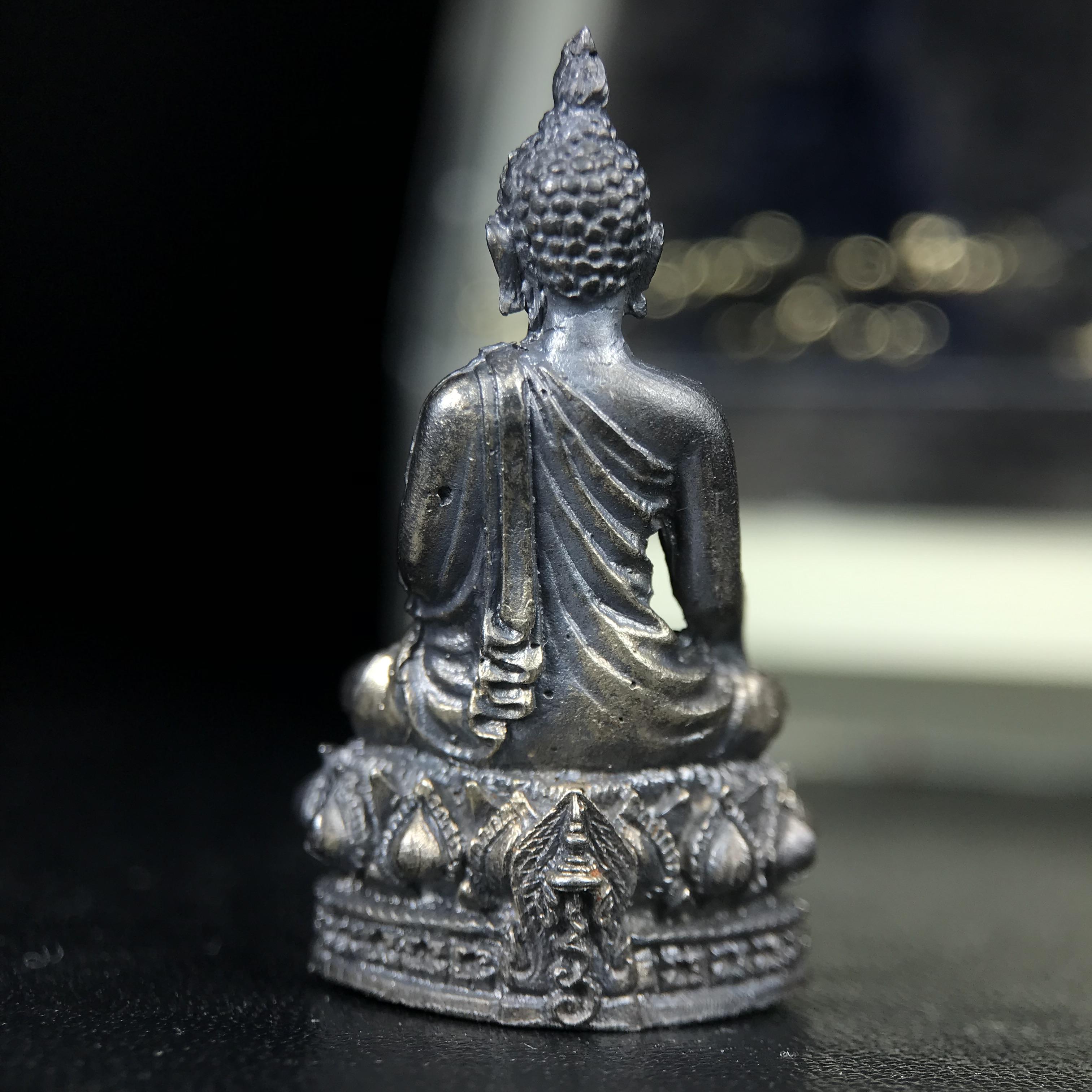 พระกริ่งพรหมรังสี อนุสรณ์ 190 ปี สมเด็จพระพุฒาจารย์ โต วัดอินทรวิหาร ปี2521 เนื้อเงิน(ผิวเดิมเข้มขลัง)พิธีมหาพุทธาภิเษกครั้งยิ่งใหญ่ พิธีสรรพสิทธิชัยไพรีพินาศมหามังคลาภิเษก หมายถึงฤกษ์การปลุกเสกที่เน้นด้านโชคลาภ มีชัยชนะต่อศัตรูการค้า การงาน(รุ่นนี้แนะนำ)