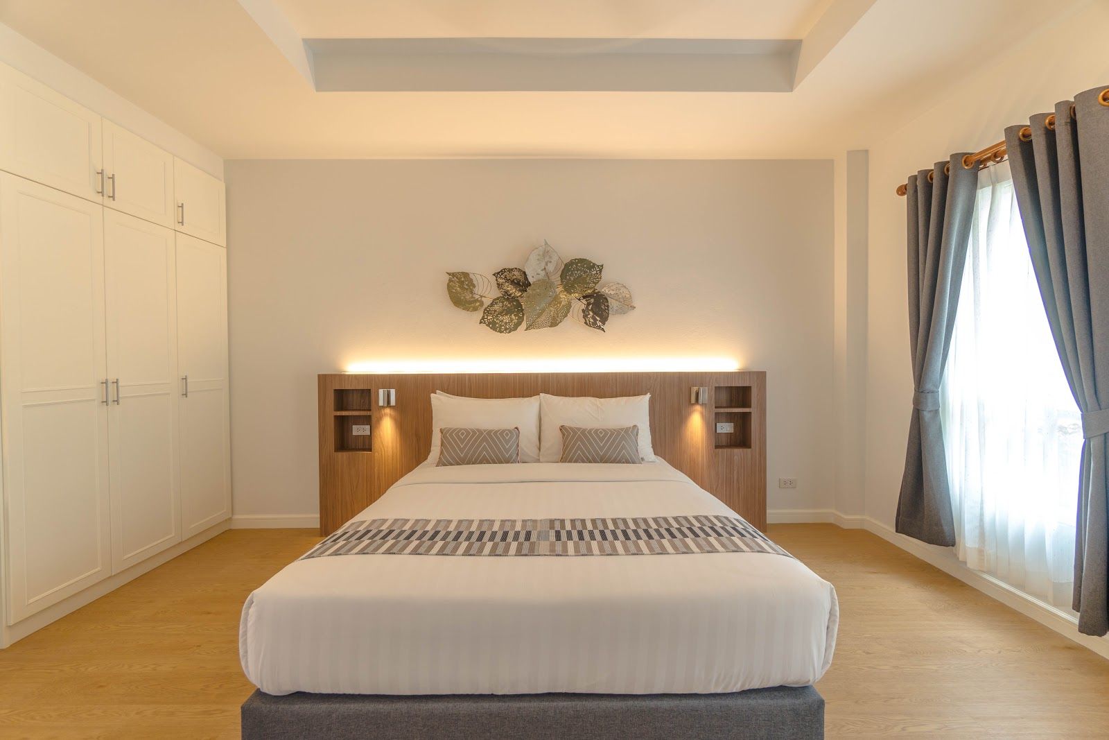 For Rent : Rawai, Jacuzzi Pool Villa, 4 bedrooms 4 Bathrooms, Pool view.