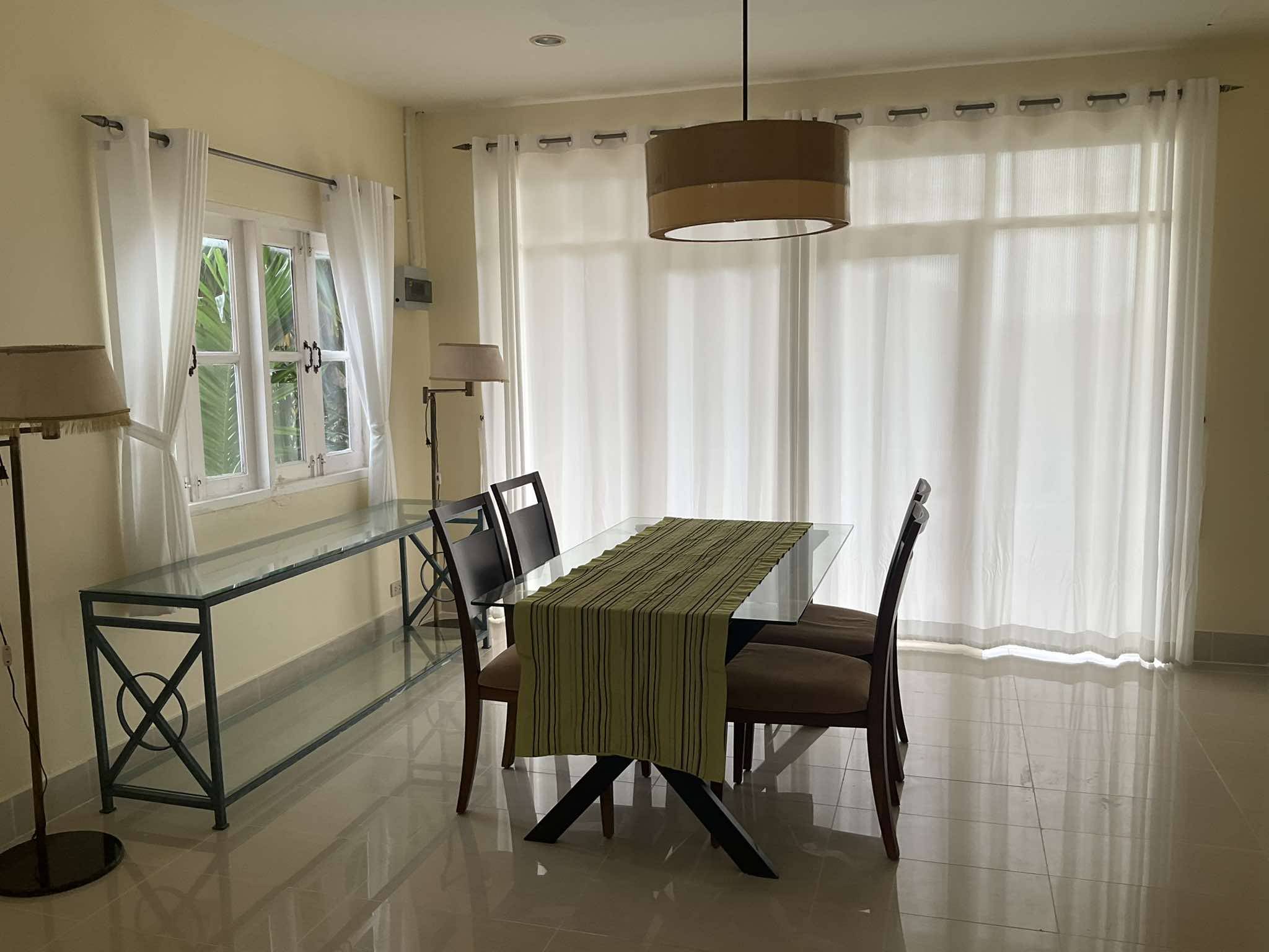 For Rent : Kuku, 3-Story Detached House, 4 Bedrooms 4 Bathrooms