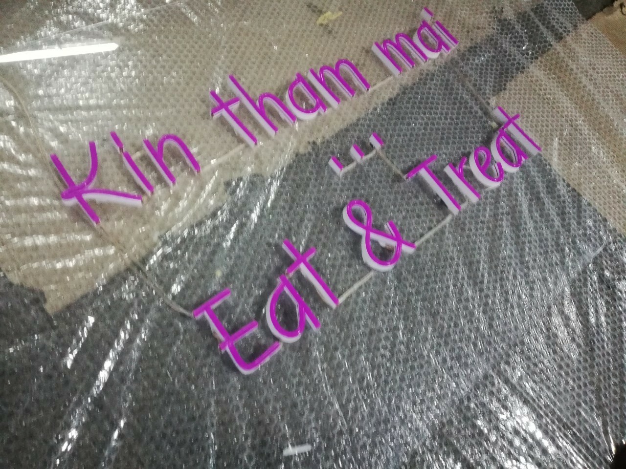 ป้ายไฟนีออนดัดตัวอักษร