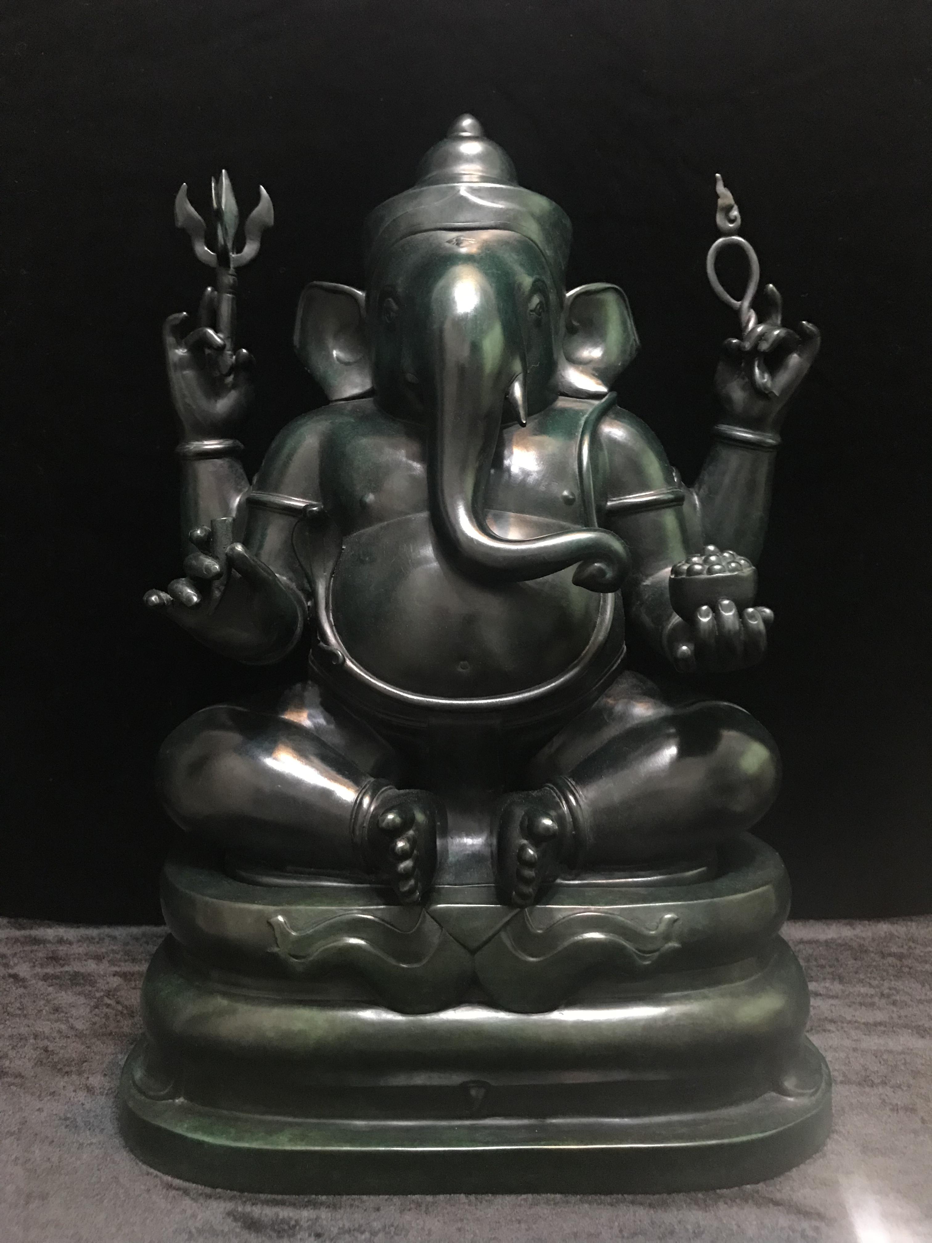 พระพิฆเนศวร์ 65 ปี คณะจิตรกรรม มหาวิทยาลัยศิลปากร ปี2551 ลอยองค์เนื้อสำริดขนาดหน้าตัก 9 นิ้ว(เนื้อสำริดเขียวพลาติน่า)