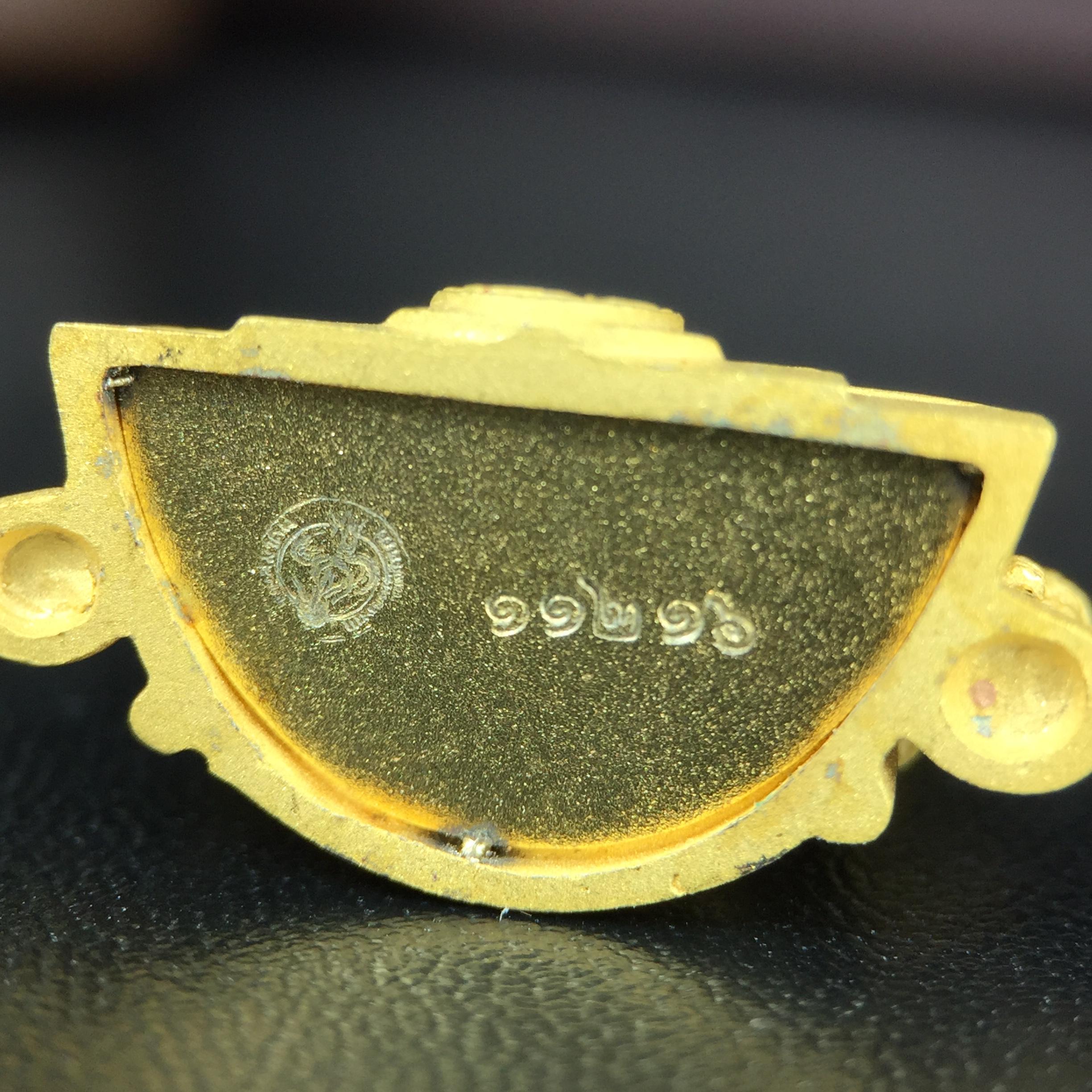 พระพุทธชินราช ภปร. โครงการ "เพราะแผ่นดินนี้ คือ แผ่นดินเกิด" ปี2548(รุ่นแรก) ลอยองค์ หน้าตัก 1/2 นิ้ว เนื้อเงินสามกษัตริย์ พุทธศิลป์งดงามทรงคุณค่า รุ่นยอดนิยม