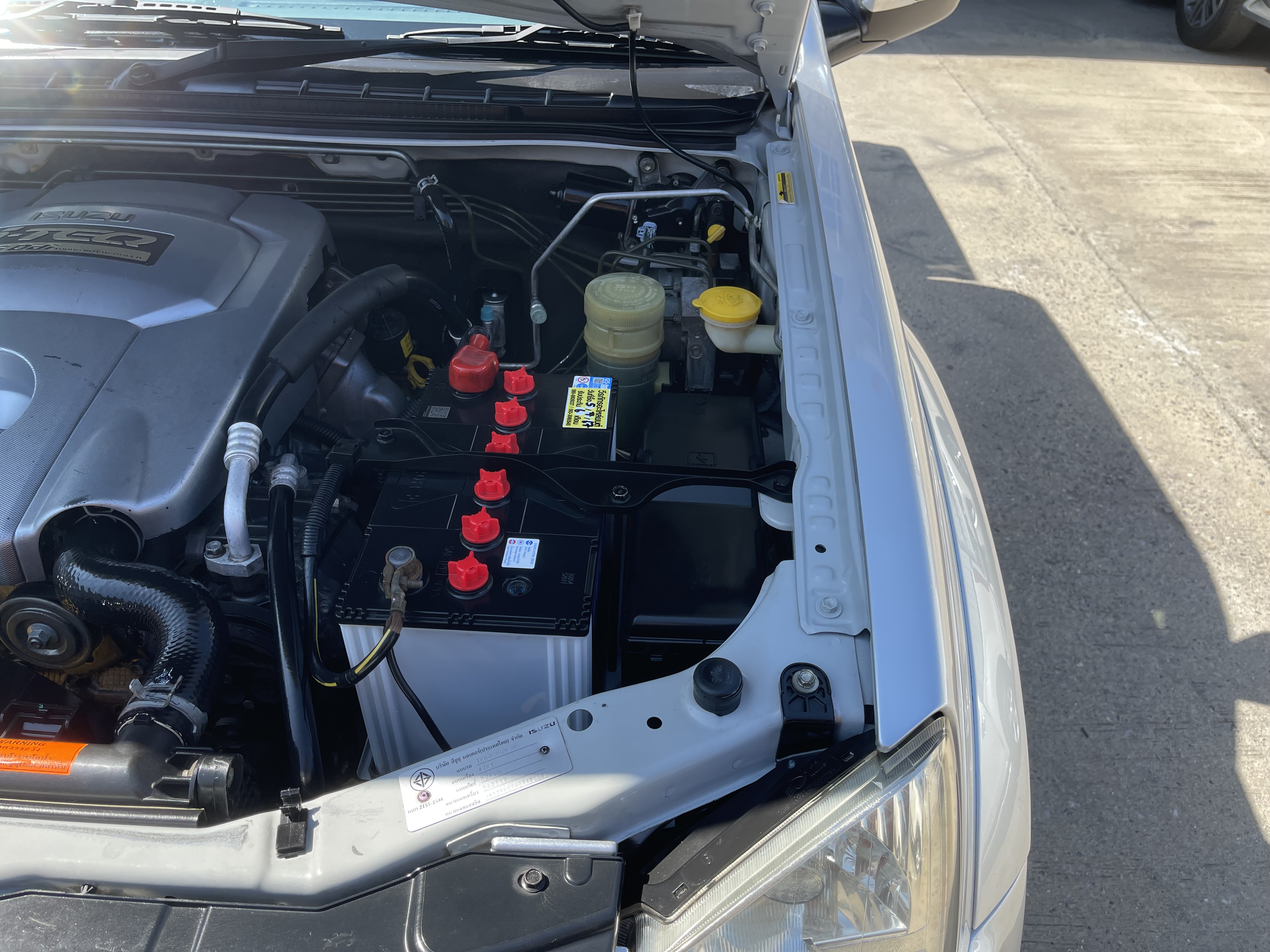 Isuzu Dmax 4ประตู Hilander 2.5 Abs Navi 2011 เงิน