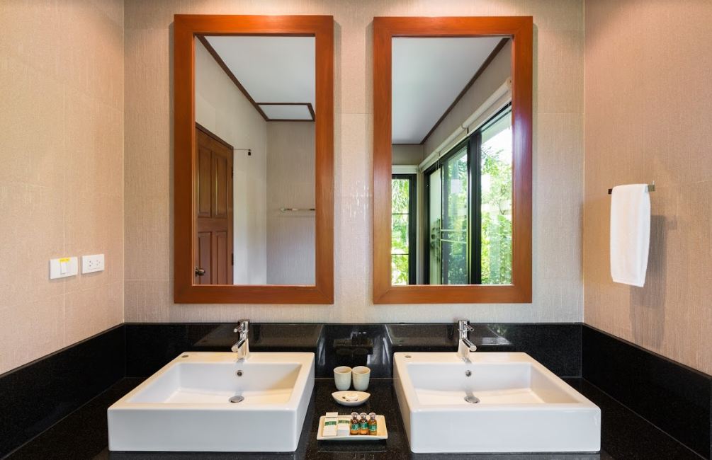 For Sale : Nai Harn, Luxury New Pool Villa, 2 Bedrooms 2 Bathrooms, Garden view.