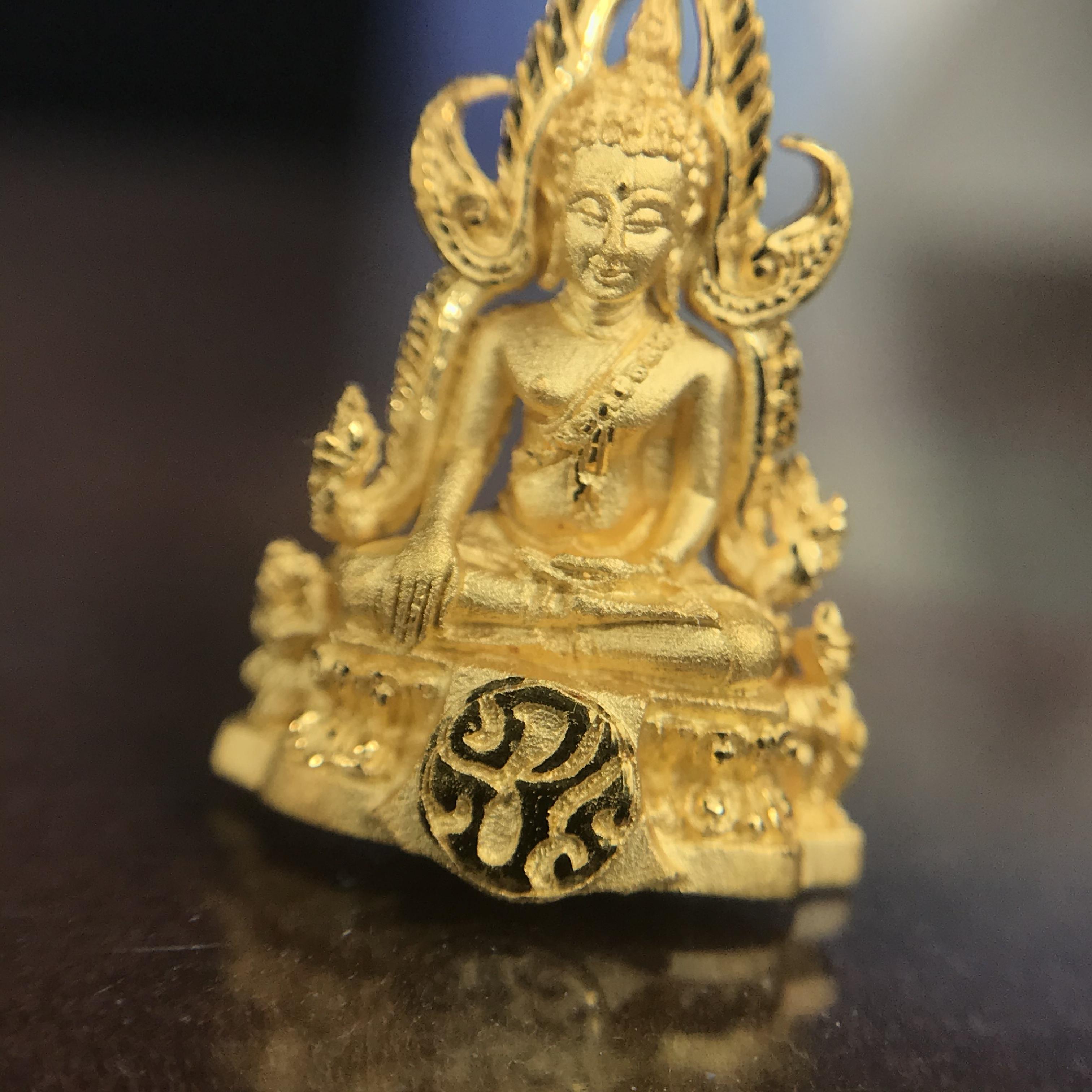 พระพุทธชินราช ภปร. โครงการ เพราะแผ่นดินนี้คือแผ่นดินเกิด ปี2551 เนื้อทองคำ 96.5%(น้ำหนัก 2.6 กรัม) ขนาดหน้าตัก1/4นิ้ว (สวยงามทรงคุณค่าหายาก)1 ใน 5000องค์