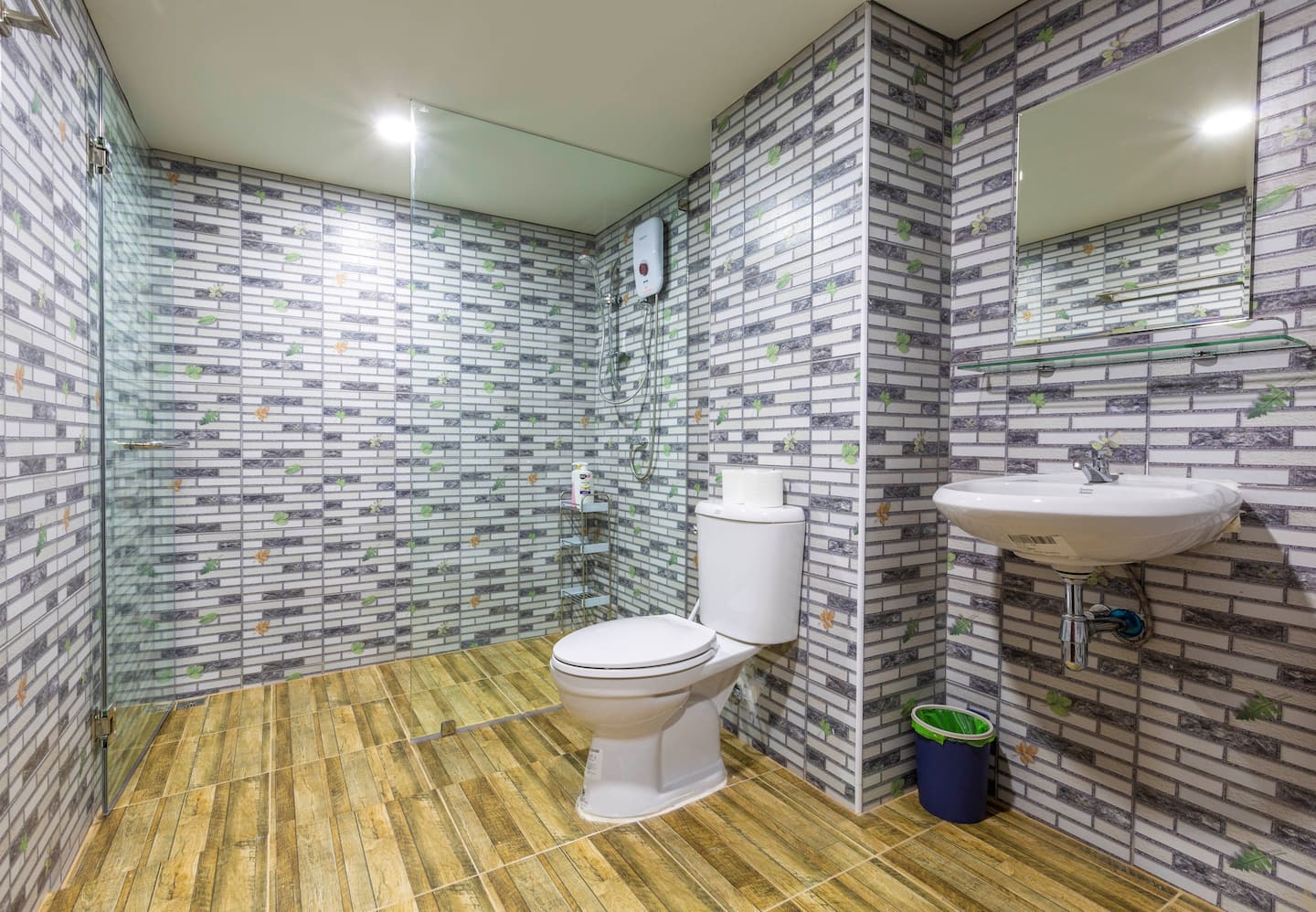 For Rent : Patong Town House 3 Story Sea View 3 bedrooms, 4.5 bathrooms.