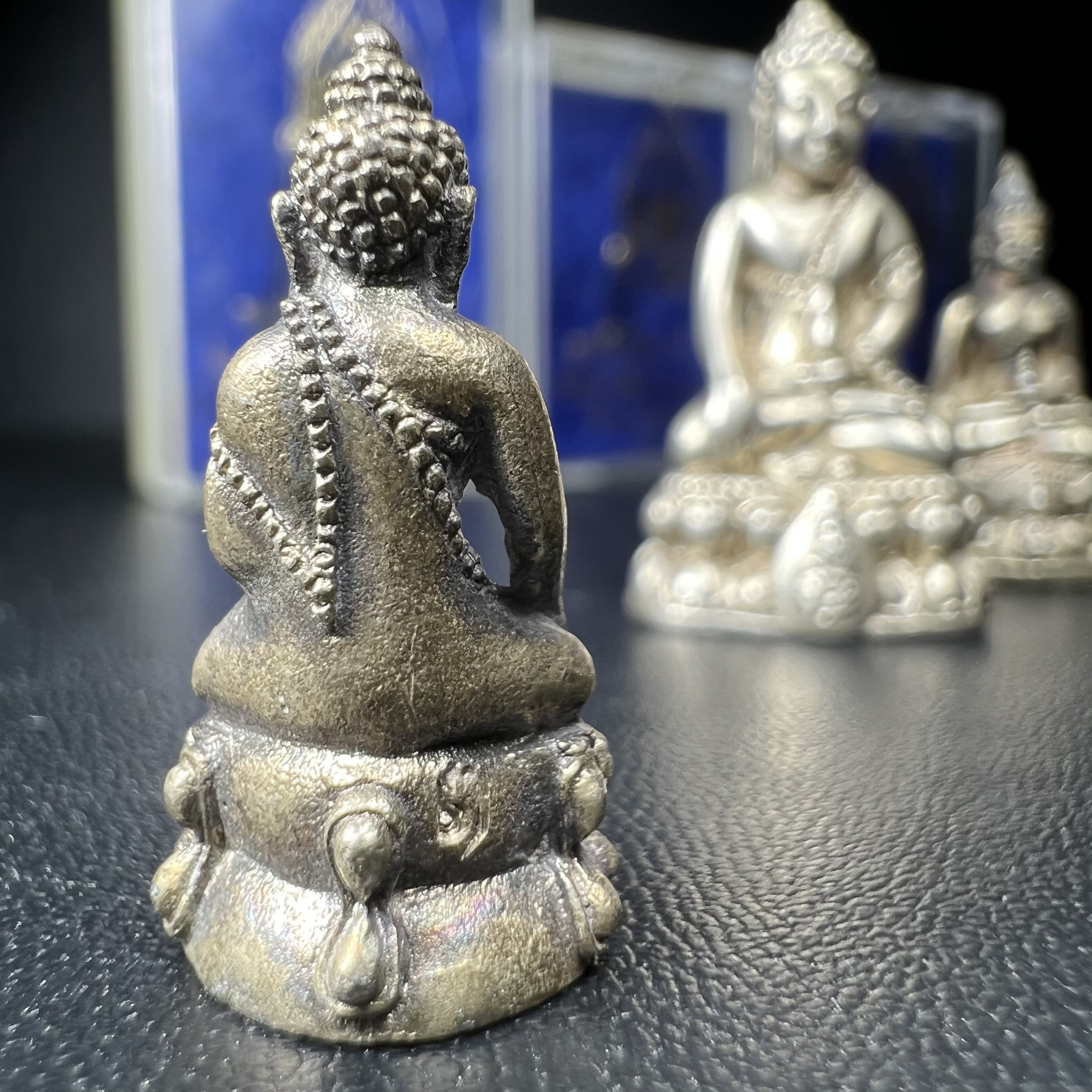 พระกริ่งนวปทุม ภปร.-พระชัยวัฒน์นวปทุม ภปร.-พระกริ่งไพรีพินาศ ภปร. รุ่นแรก วัดปทุมวนาราม ครบชุดเนื้อเงิน ปี2535(ในหลวงรัชกาลที่9เสด็จเททอง)(1ใน3000องค์)หายาก***เก็บทีเดียวครบชุดไปเลยรุ่นนี้ แนะนำ....ตอนนี้หายากแล้ว***