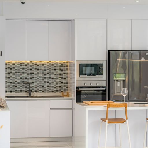 For Sales : Cherngtalay, 3-Storey Private Pool Villa @soi Pasak 8, 3 Bedrooms, 3 Ensuite bathrooms