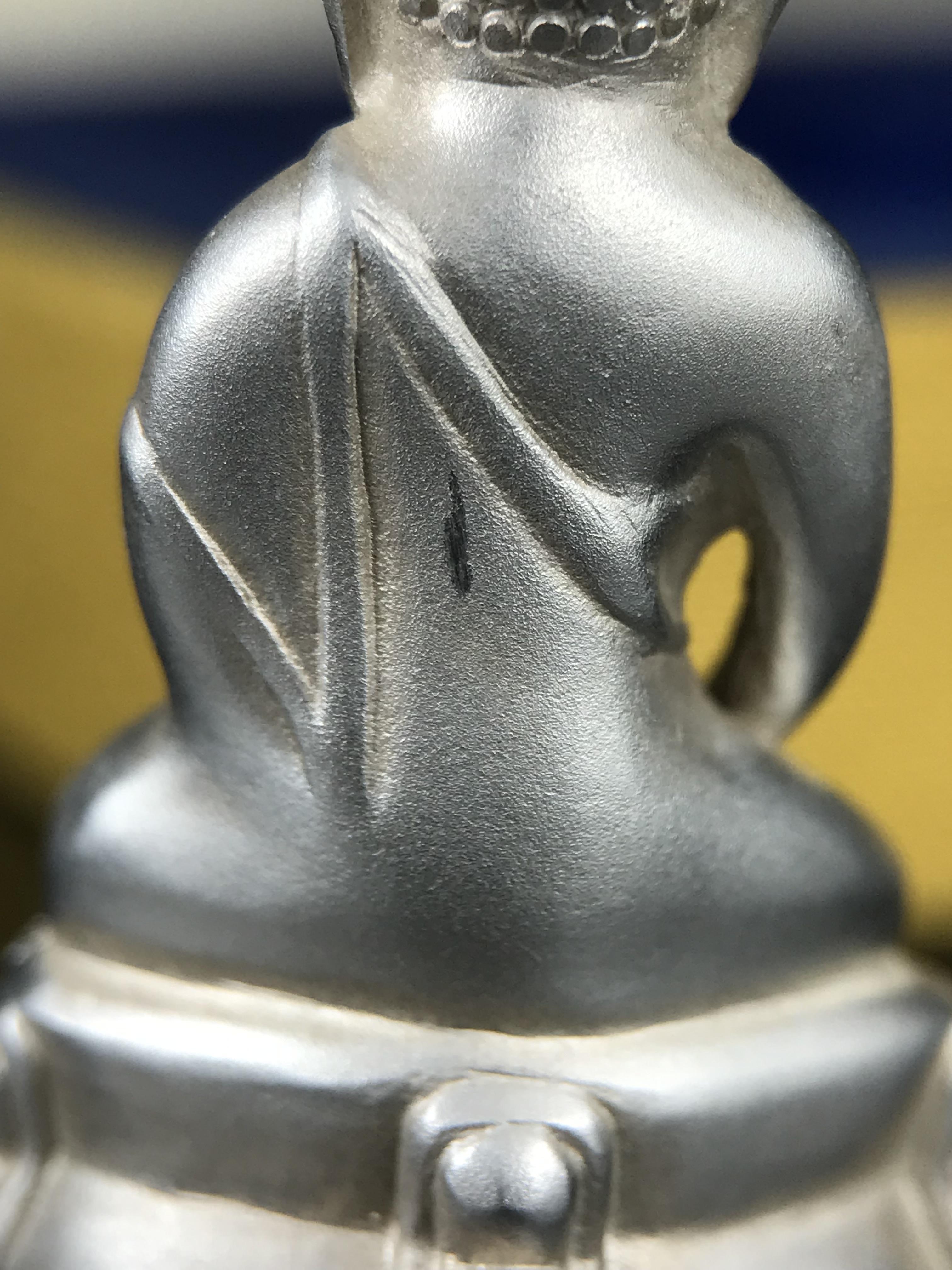 พระกริ่งสมเด็จญาณ วัดบวรนิเวศวิหาร เนื้อเงินบริสุทธิ์ 92.5% ตรากาญจนาภิเษกทองคำ(เนื้อทองคำแท้) พระราชทานแจกเมื่อ 3 ตุลาคม 2538 จัดสร้างในวโรกาส สมเด็จพระญาณสังวร สมเด็จพระสังฆราช ฉลองพระชนมายุครบ 82 พรรษา และฉลองครองราชสมบัติครบ 50 ปี รัชกาลที่ 9 (หายาก)