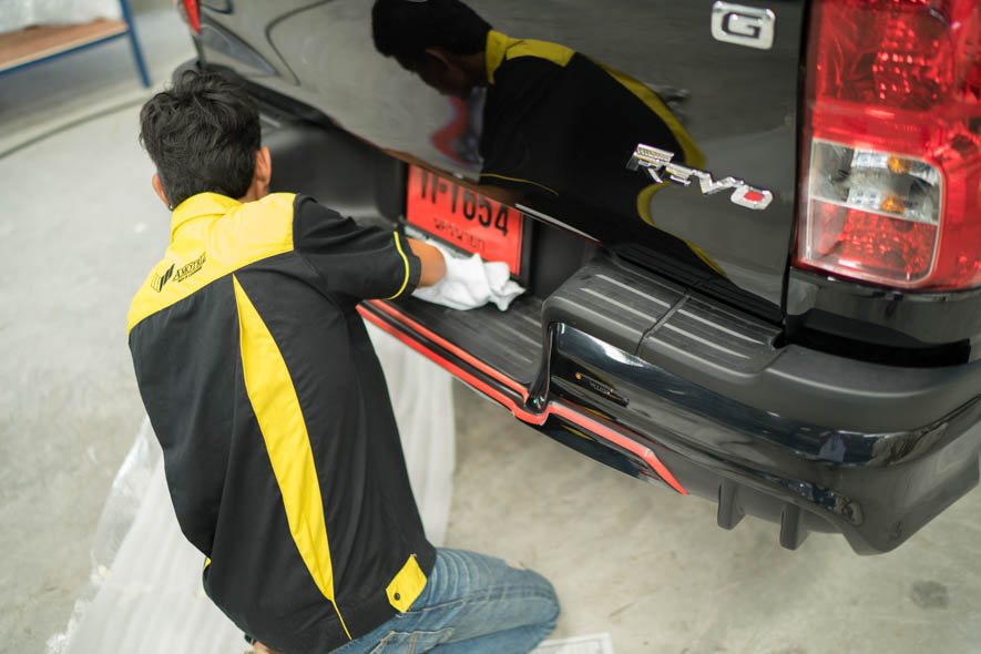 Toyota Revo Access body kits by Amotriz