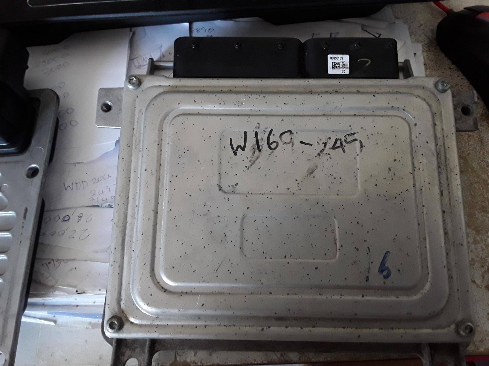 กล่องECU BENZ M271 W245