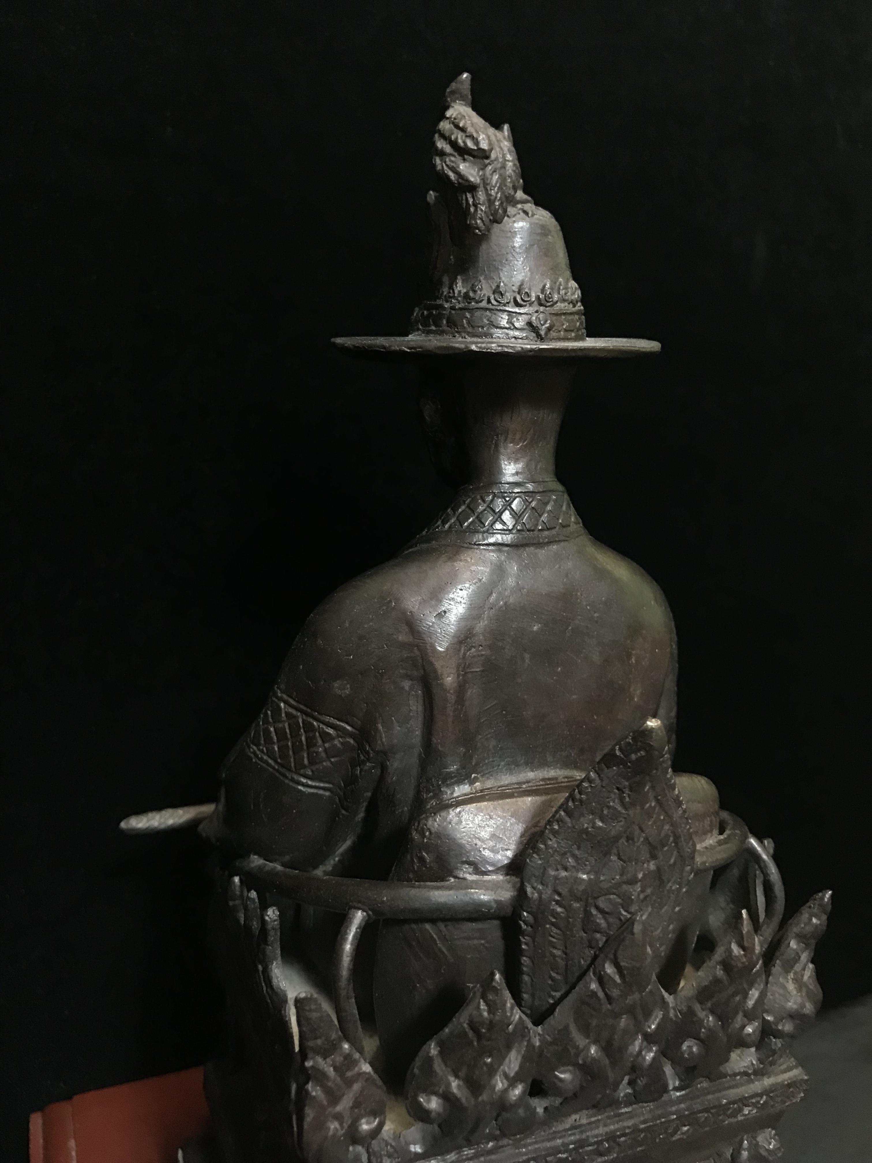 พระบรมรูปหล่อพระบาทสมเด็จพระพุทธยอดฟ้าจุฬาโลกมหาราช (ร.1) ทรงนั่งบัลลังก์ จัดสร้างโดยรัฐสภาผู้แทนราษฎร เนื้อโลหะสัมฤทธิ์ ปี 2539(หายาก)