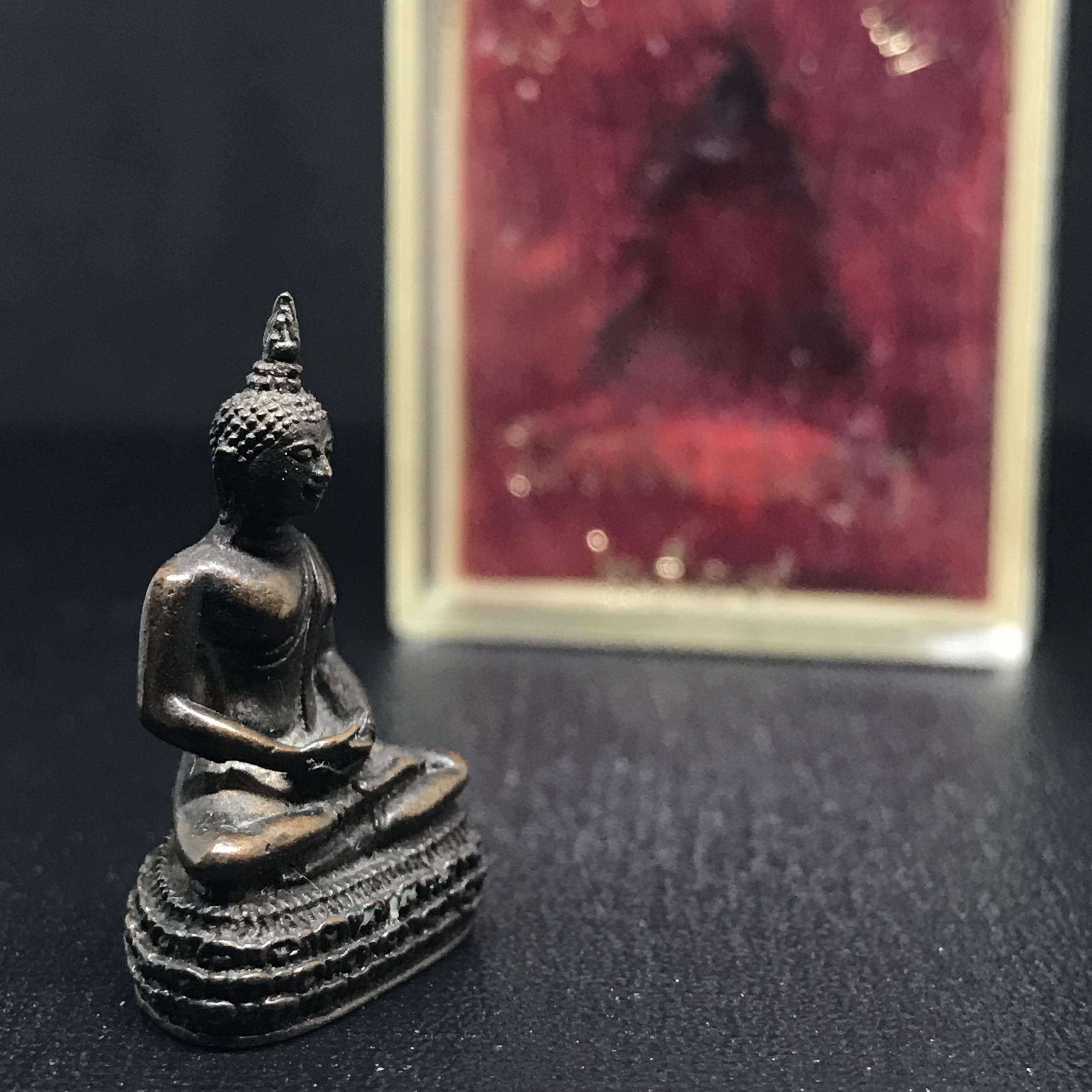 พระกริ่งพระพุทธสิหิงห์ วัดราชประดิษฐ์ ปี2519 เนื้อนวโลหะกล่องบรรจุเดิม(ในหลวงรัชกาลที่9เสด็จในพิธี)