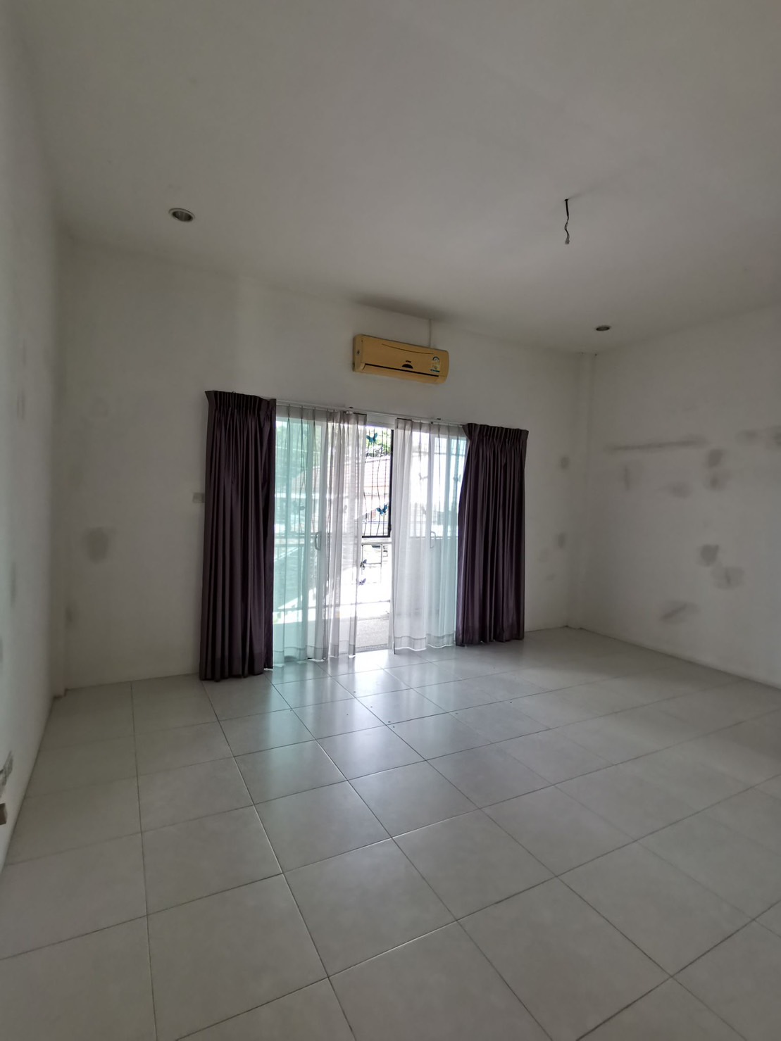 For Sales : Chalong, 2-Storey Commercial Building, 2 Bedrooms 2 Bathrooms