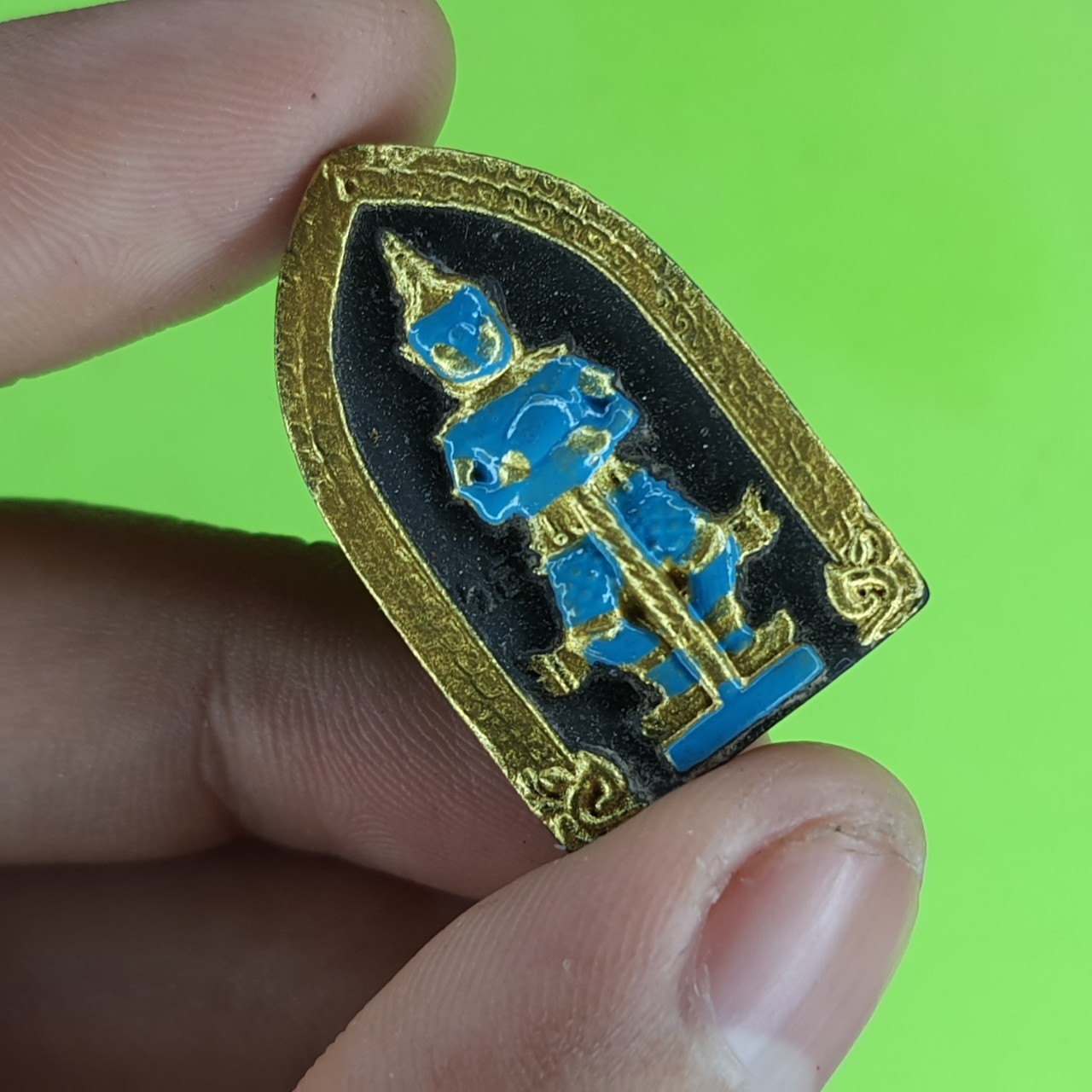 พระเครื่อง ท้าวเวสสุวรรณ เลี่ยมกรอบสีดำ แต่ง สีฟ้า รุ่น แก้ปีชง รวยไม่จบ จนไม่เป็น ภัยไม่มี ท้าวเวสสุวรรณ พระแท้ ท้าวเวสสุวัณ