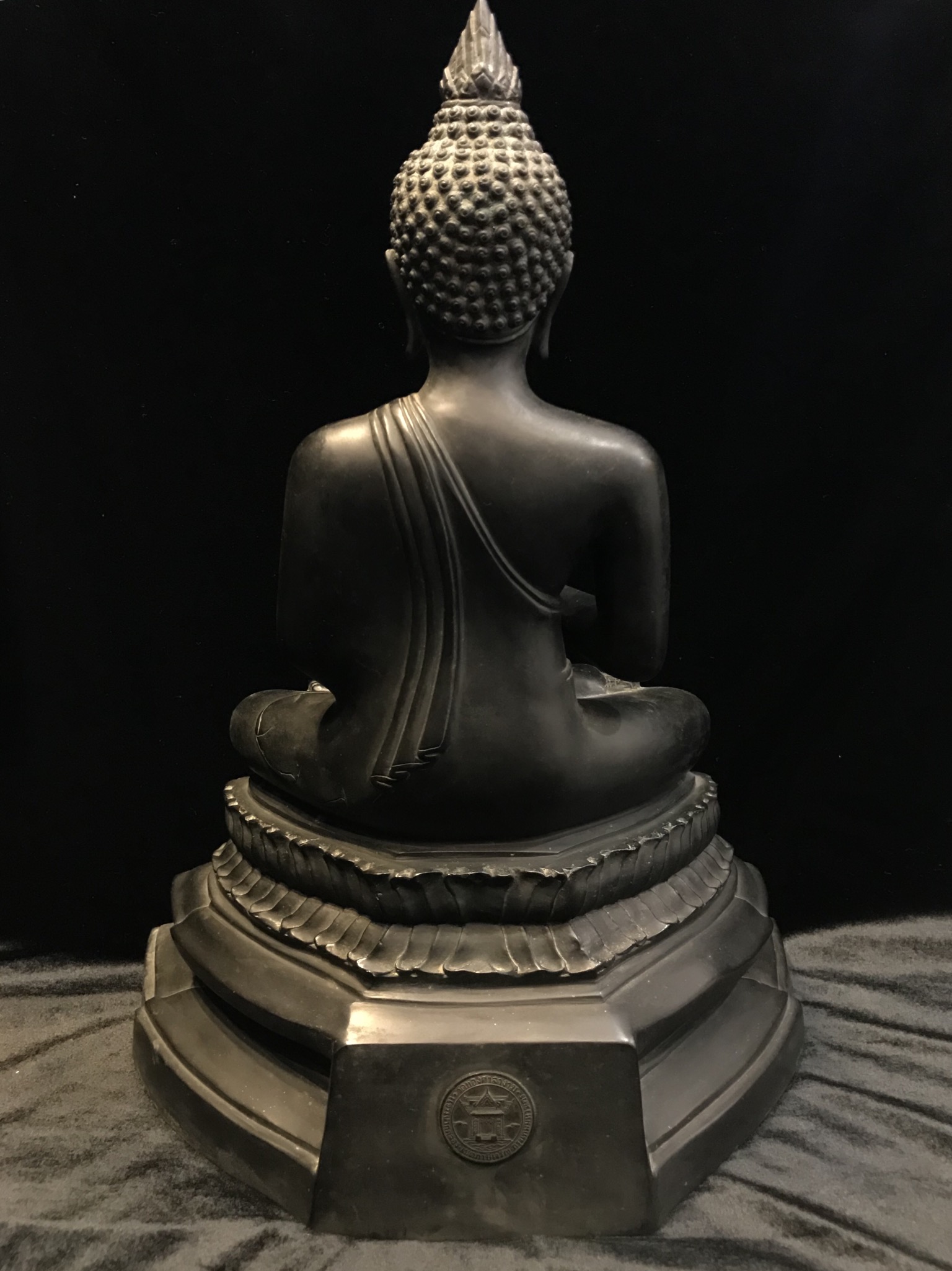 พระพุทธรัตนโกสินทร์ 200 ปี พ.ศ.2525 หน้าตัก 9 นิ้ว วัดทองศาลางาม พระพุทธปางปฐมเทศนา ผ้าทิพย์ประดิษฐานพระนามาภิไธยย่อ มวก (มหาวชิราลงกรณ์ รัชกาลที่ 10)