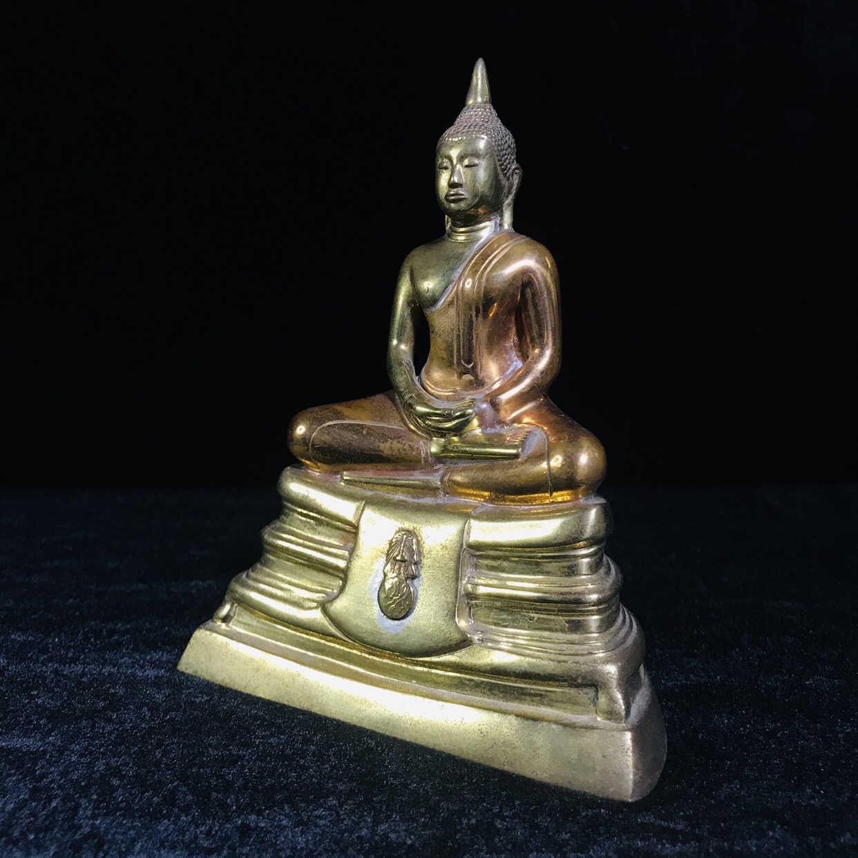 พระบูชาพระพุทธโสธร ภปร. รุ่นย้อนยุค ปี2539 กาญจนาภิเษกครองราชสมบัติครบ 50ปี หน้าตัก3นิ้ว เนื้อสามกษัตริย์ หมายเลข00718