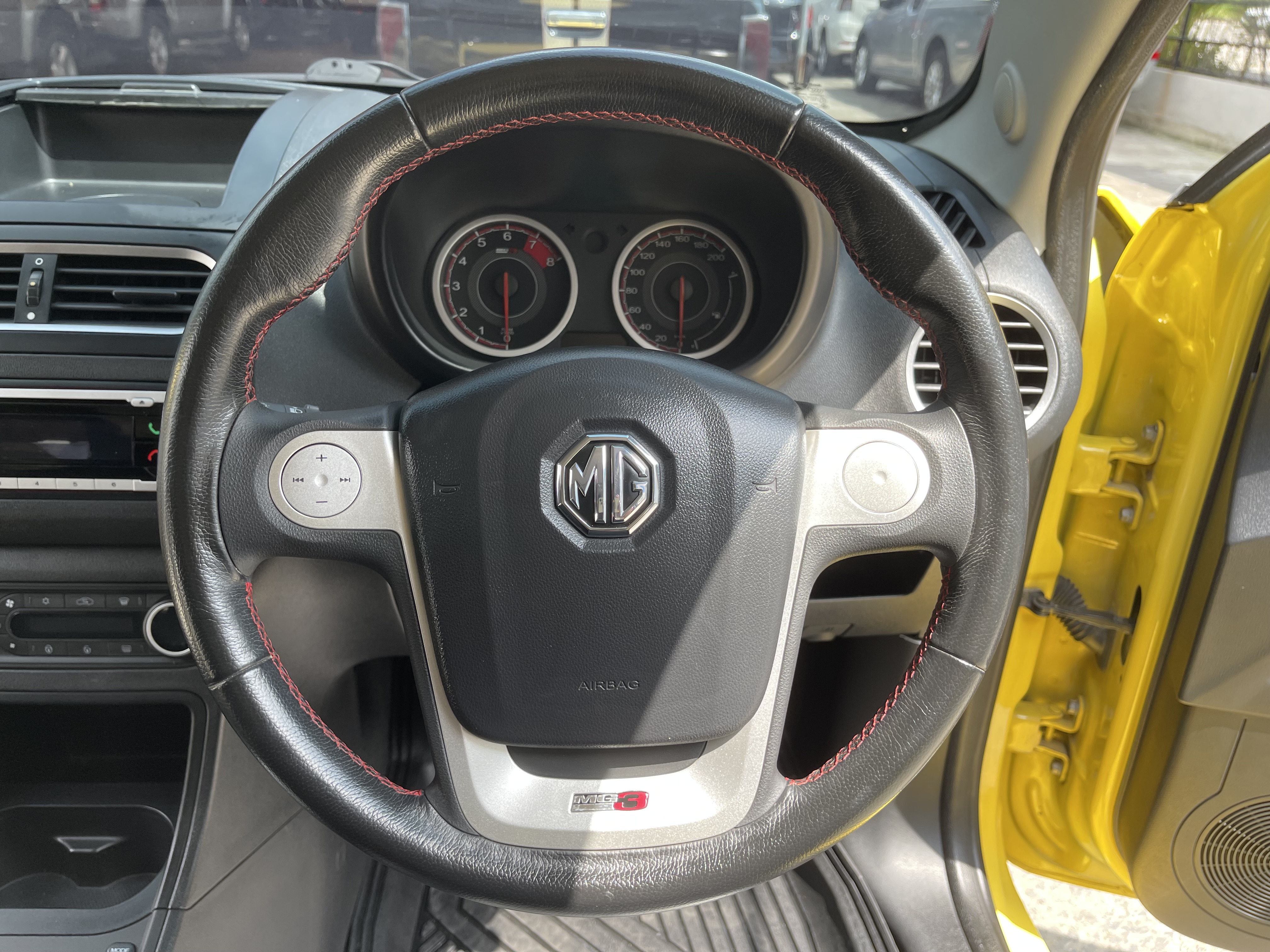 MG MG3 1.5 X (Twotone) Sunroof At 2016 เหลือง-ดำ