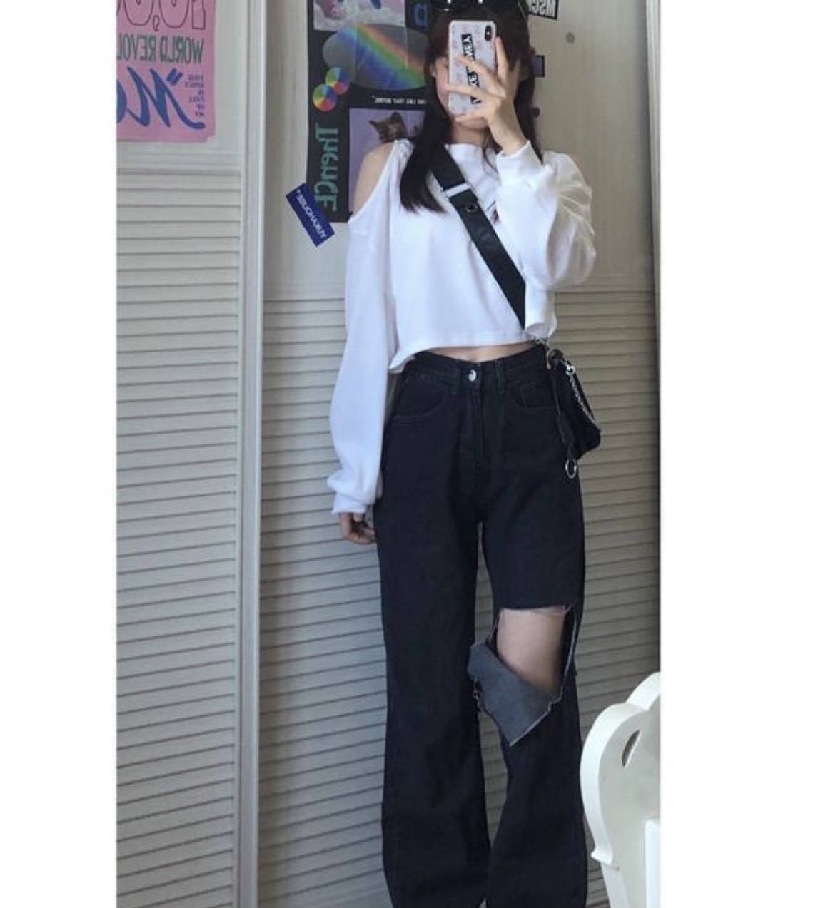 ไหล่เว้าสเวตเตอร์