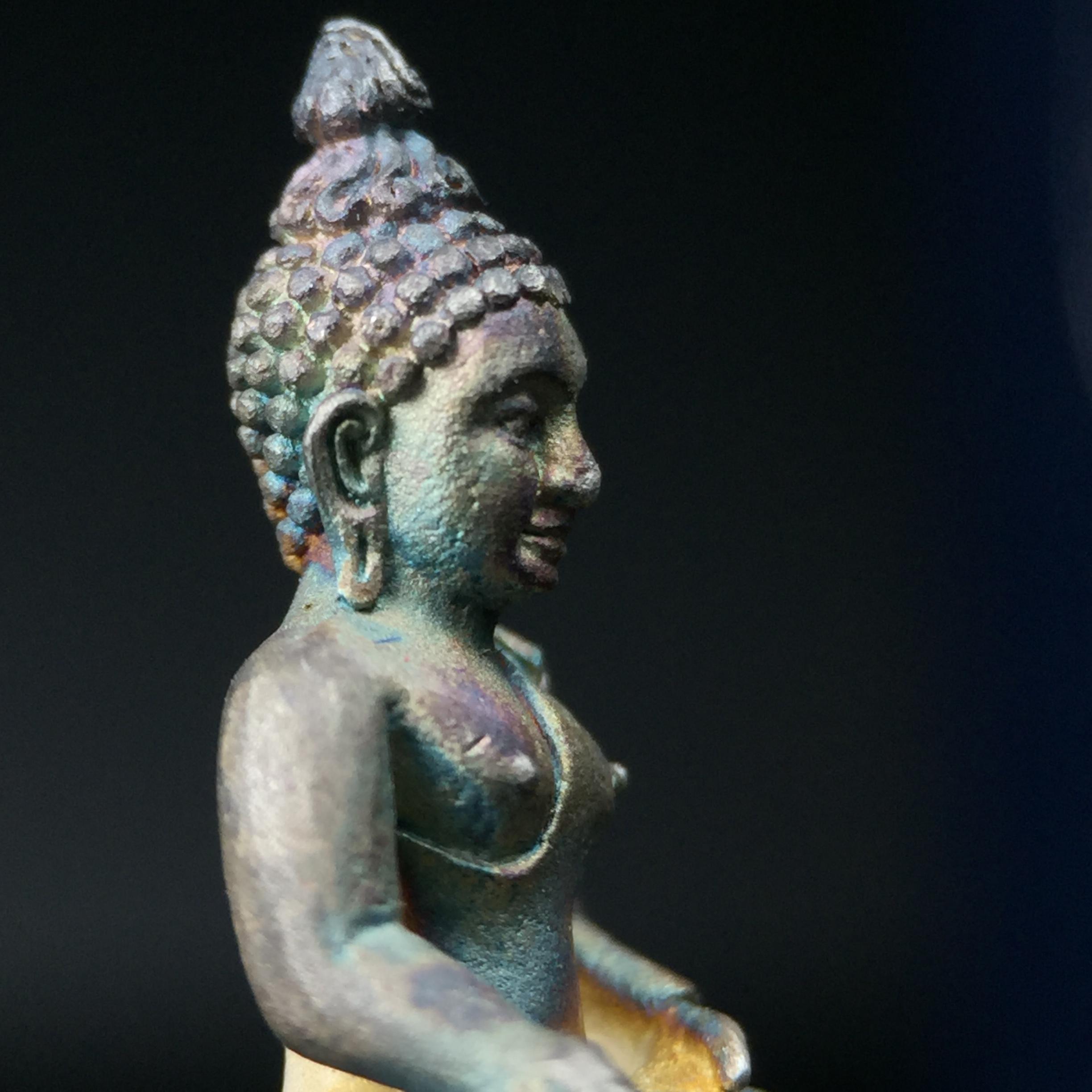 พระกริ่งไพรีพินาศ วัดบวรนิเวศวิหาร ปี2538 การไฟฟ้าส่วนภูมิภาคจัดสร้าง เนื้อเงิน(สภาพผิวเดิม ขึ้นสีรุ้งธรรมชาติ สวยแบบนิยม)พร้อมกล่องบรรจุเดิม หมายเลข 6432