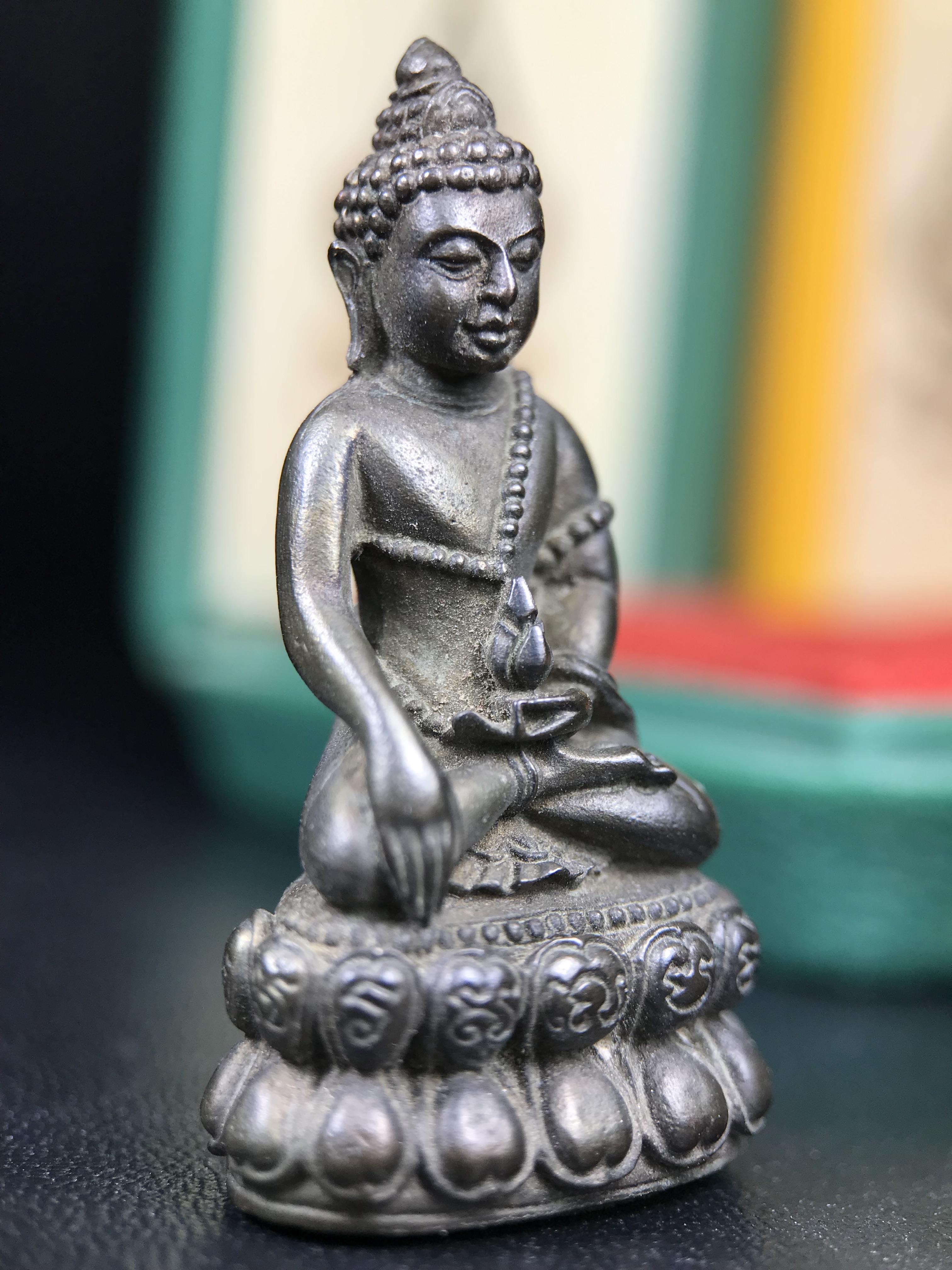 พระกริ่ง-พระชัยวัฒยน์วาสนาสมเด็จพระสังฆราช(วาสน์)วัดราชบพิธฯปี2531 เนื้อนวโลหะ สร้างเป็นที่ระลึกในคราวที่สมเด็จพระอริยวงศาคตญาณ สมเด็จพระสังฆราช(วาสน์ วาสโน)มีพระชนมายุครบ90พรรษา(ในหลวง ร.9 เสด็จในพิธี)งานแกะแม่พิมพ์โดย นายช่างเกษม มงคลเจริญ)(1ใน1991องค์)