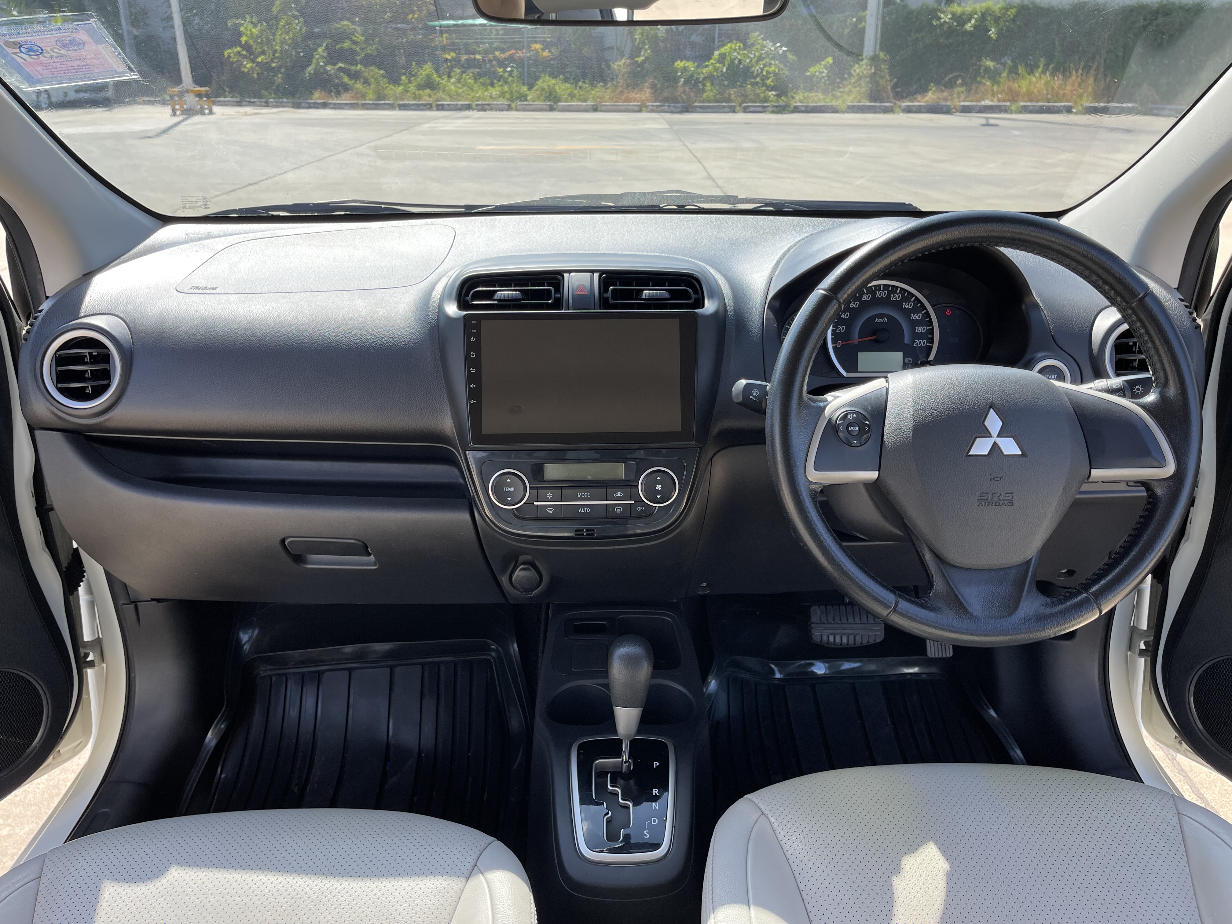 Mitsubishi Attrage 1.2 GLS Limited At 2014 ขาว