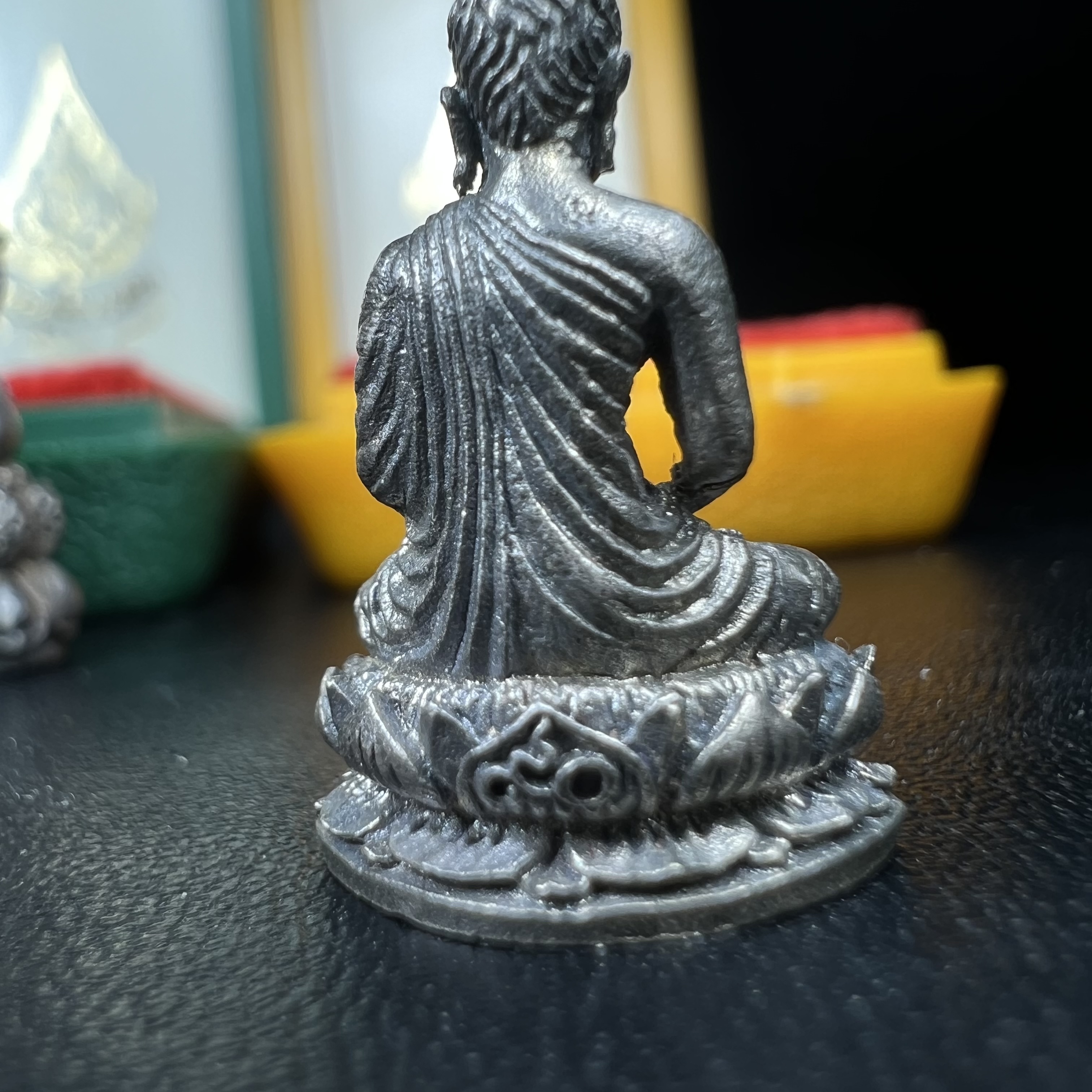 พระกริ่ง-พระชัยวัฒยน์วาสนาสมเด็จพระสังฆราช(วาสน์)วัดราชบพิธฯปี2531 เนื้อเงิน สร้างเป็นที่ระลึกในคราวที่สมเด็จพระอริยวงศาคตญาณ สมเด็จพระสังฆราช(วาสน์ วาสโน)มีพระชนมายุครบ90พรรษา(ในหลวง ร.9 เสด็จในพิธี)งานแกะแม่พิมพ์โดย นายช่างเกษม มงคลเจริญ)หายาก