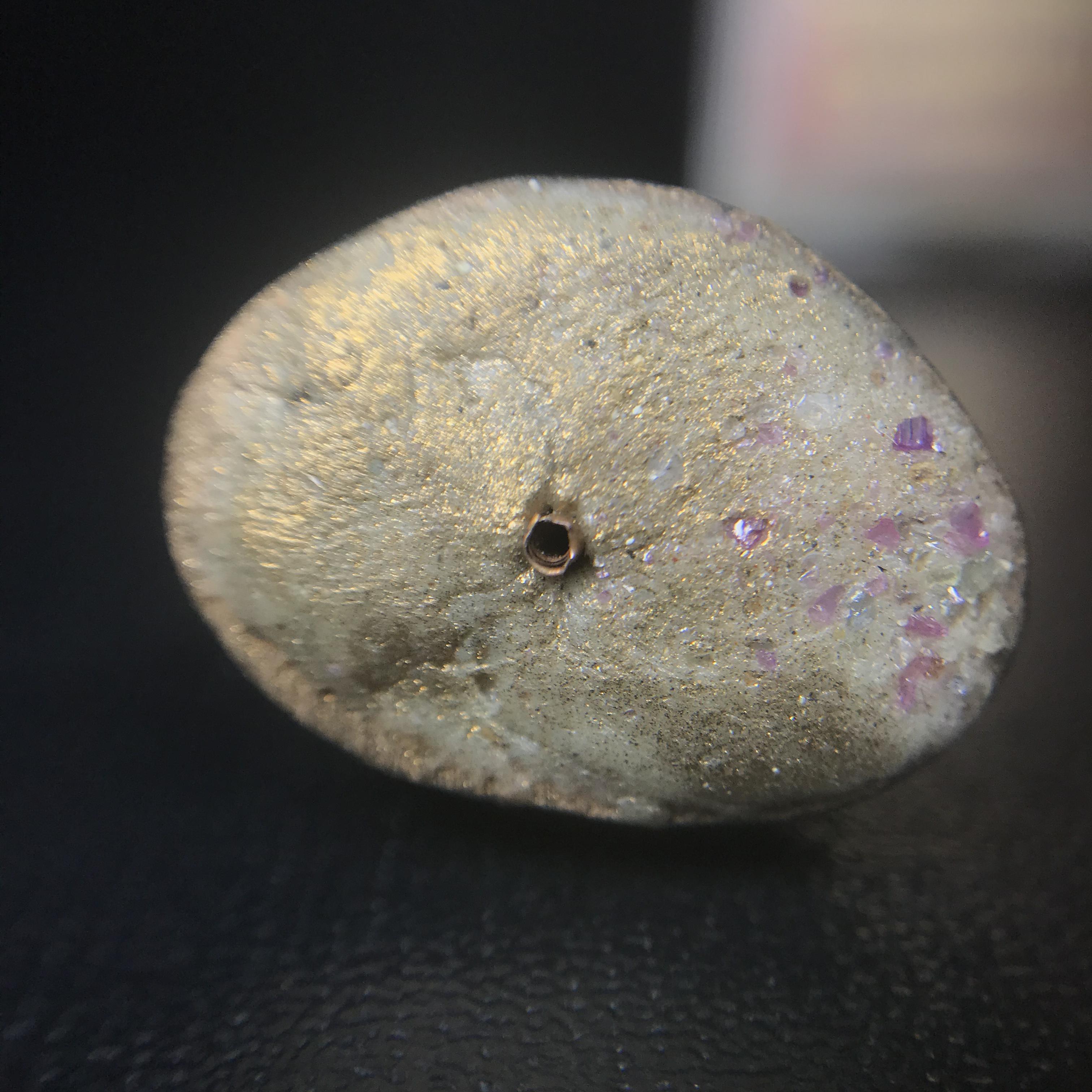 พระกริ่งชินบัญชรฉลองพระชันษา 100 ปี สมเด็จพระญาณสังวร วัดบวรนิเวศวิหาร ปี 2556 เนื้อนวโลหะผสมทองคำก้นอุดผงพรายกุมาร หลวงปู่ทิม พิธีใหญ่ มวลสารเด่น นิยม(1 ใน 599 องค์)หายาก